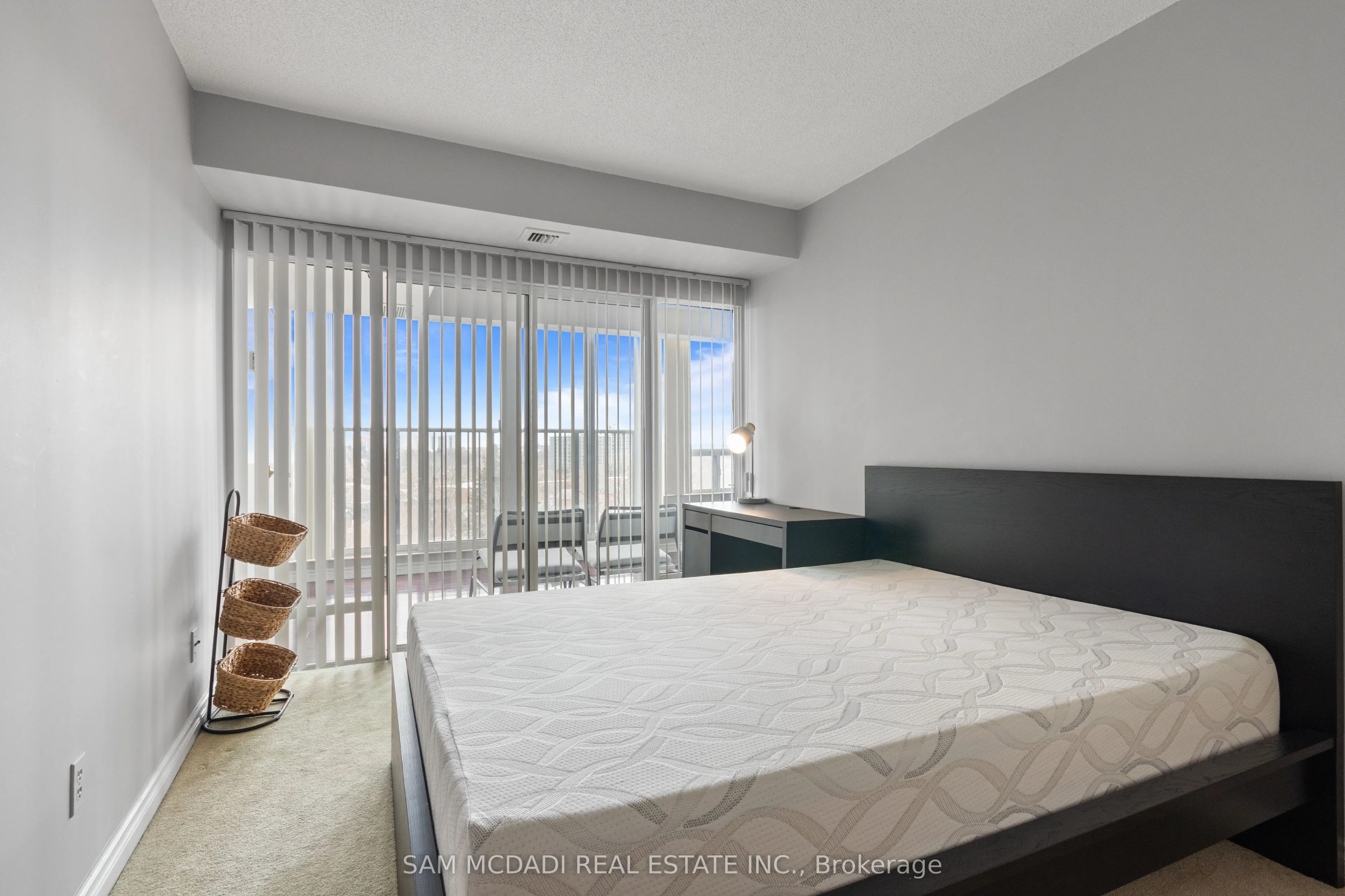 4 Willow Street #807