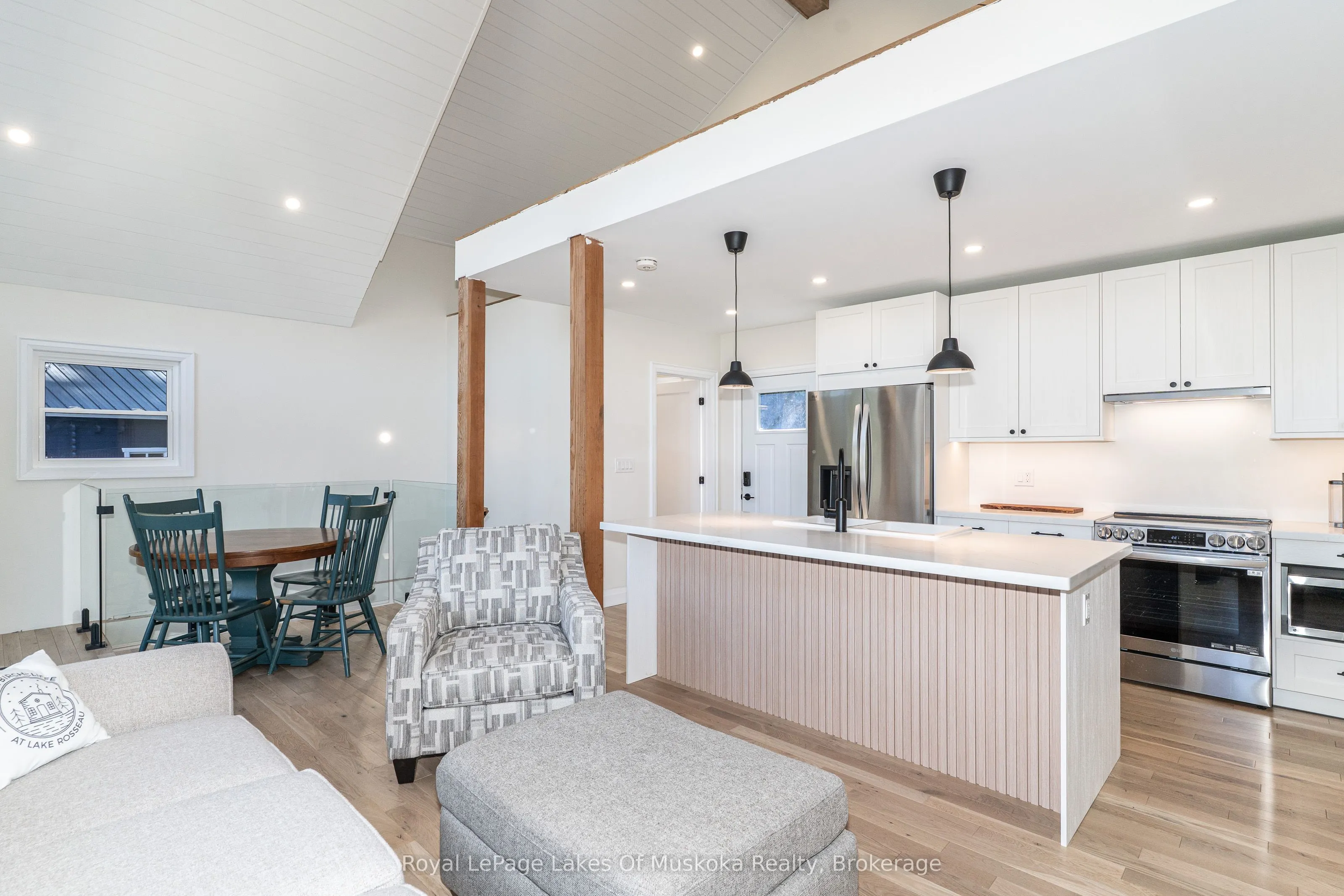 1361 Rosseau Lake 2 Road