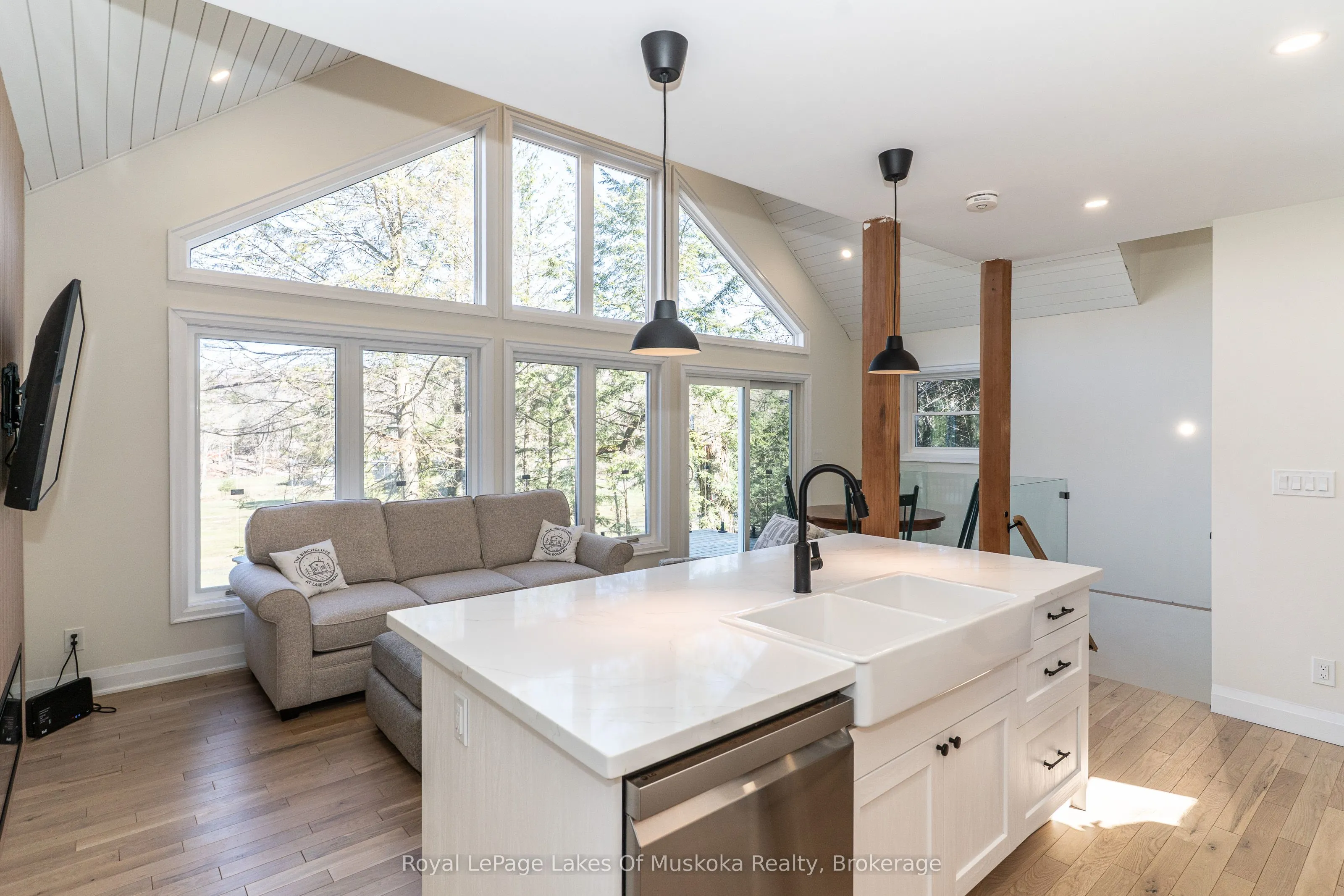 1361 Rosseau Lake 2 Road