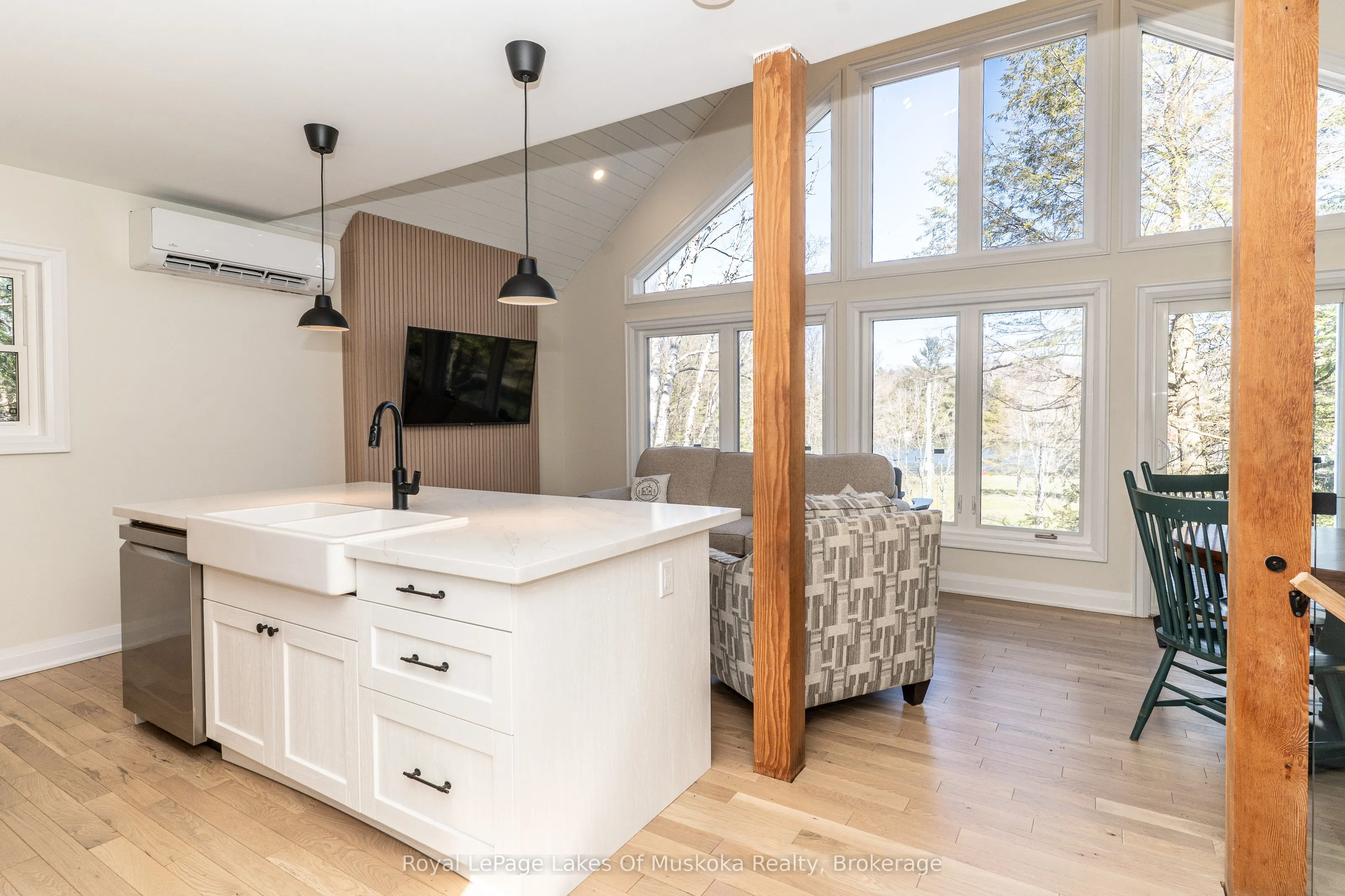 1361 Rosseau Lake 2 Road