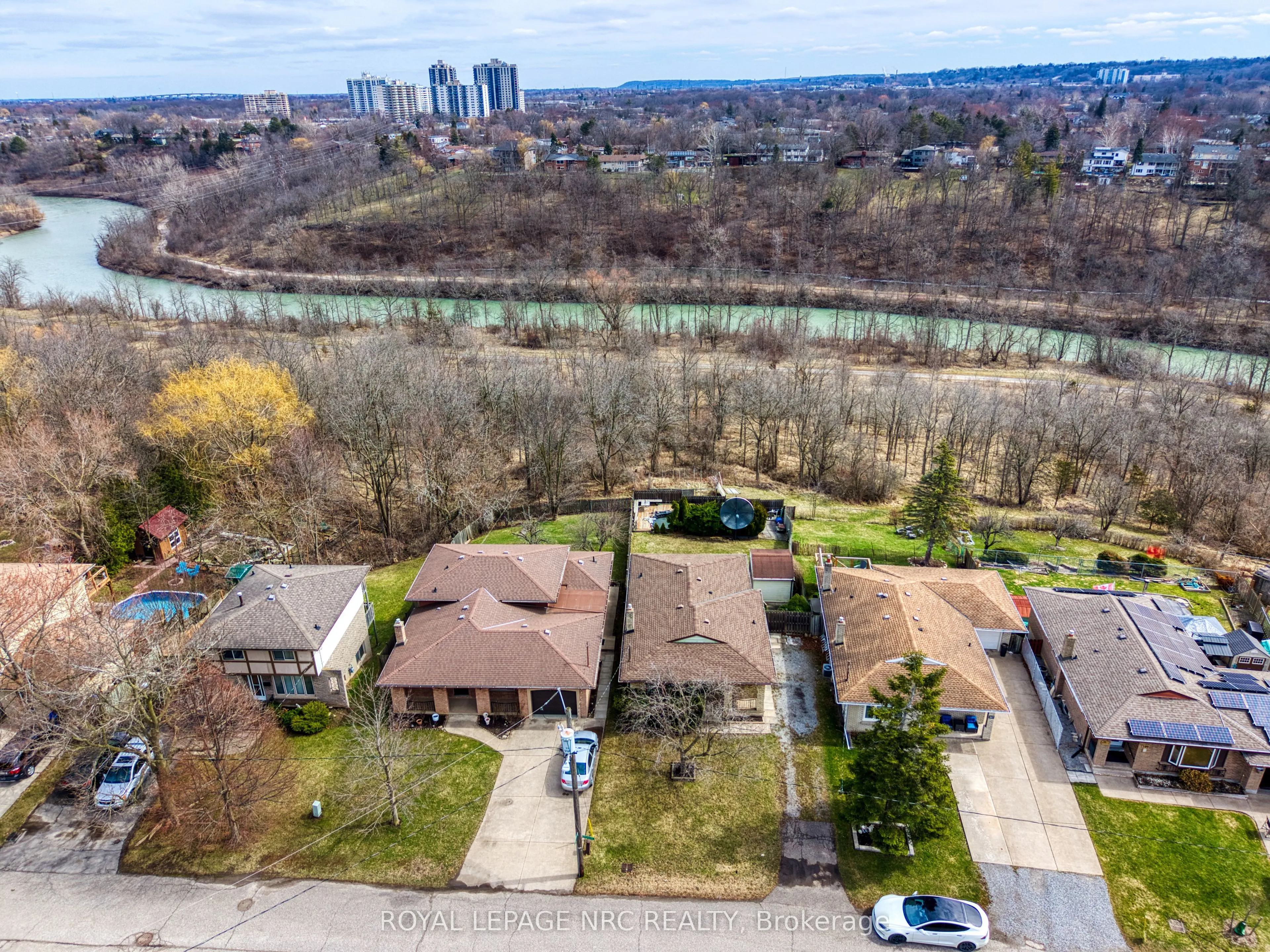 105 Hillview Road