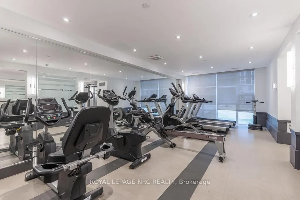 10 Concord Place #412