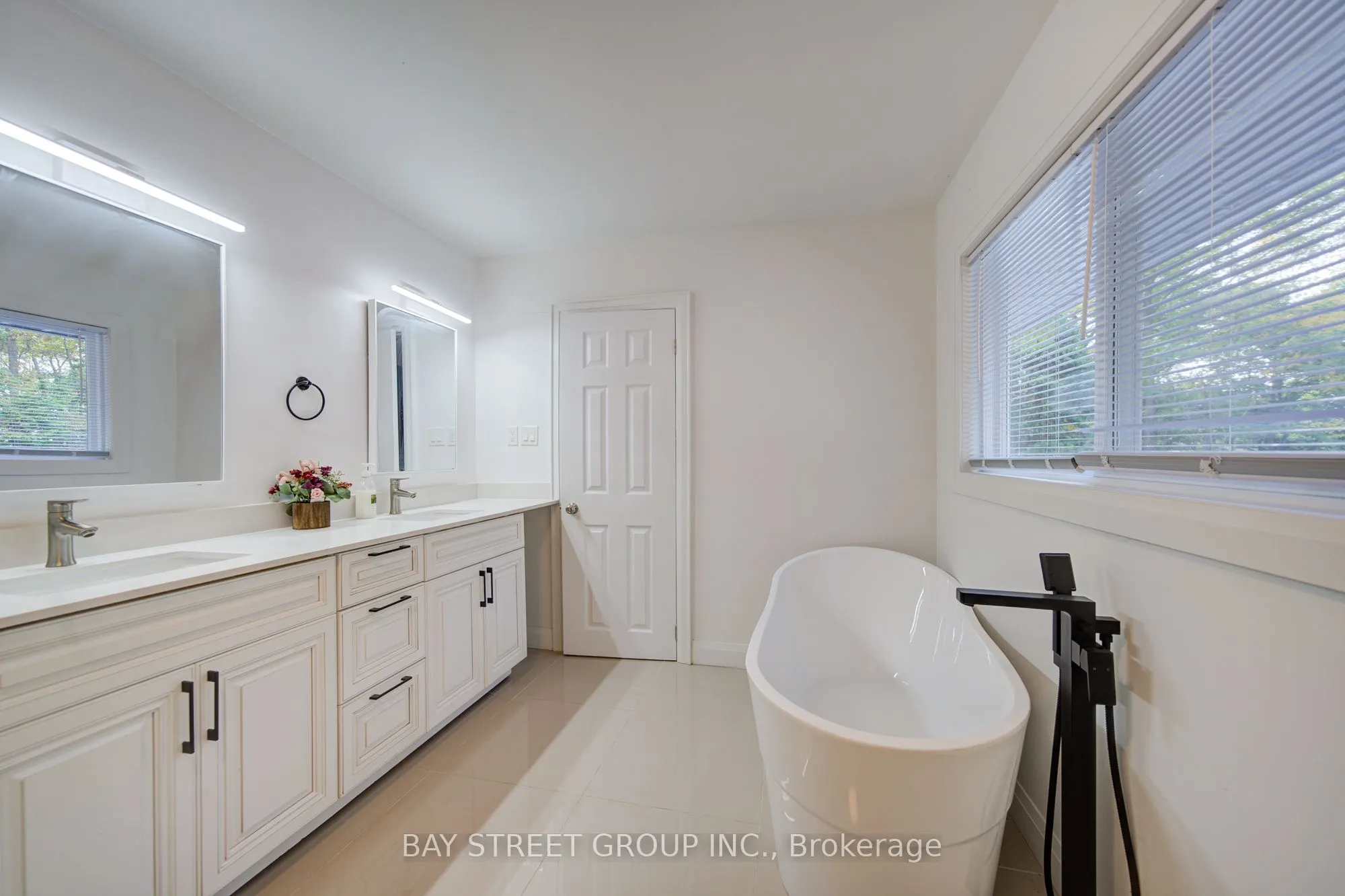 14874 Niagara River Parkway