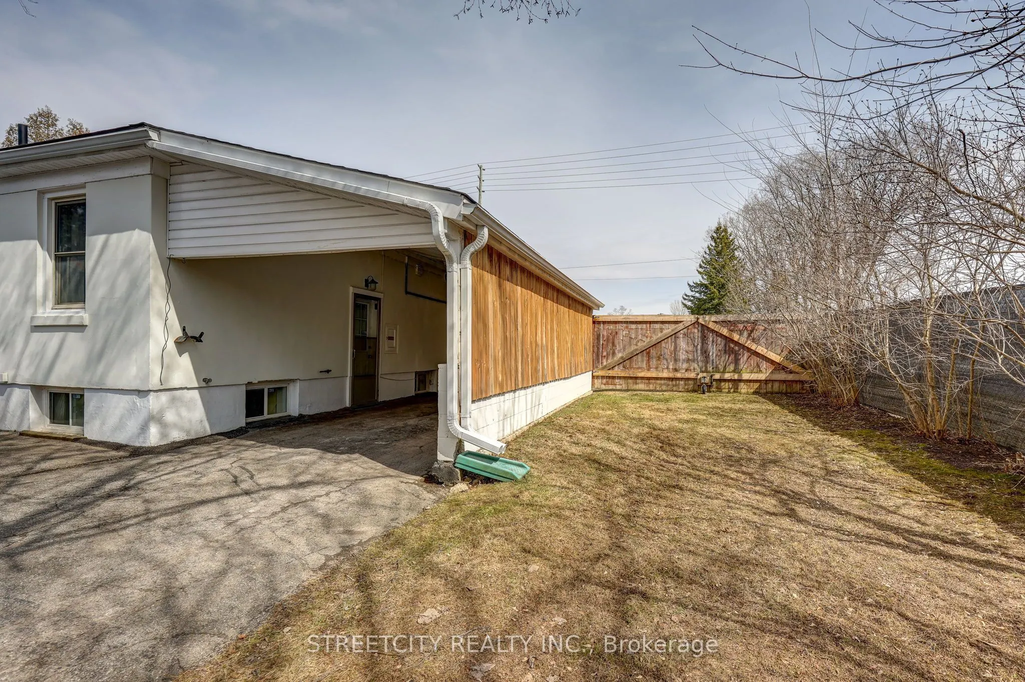 483 CLARKE Road