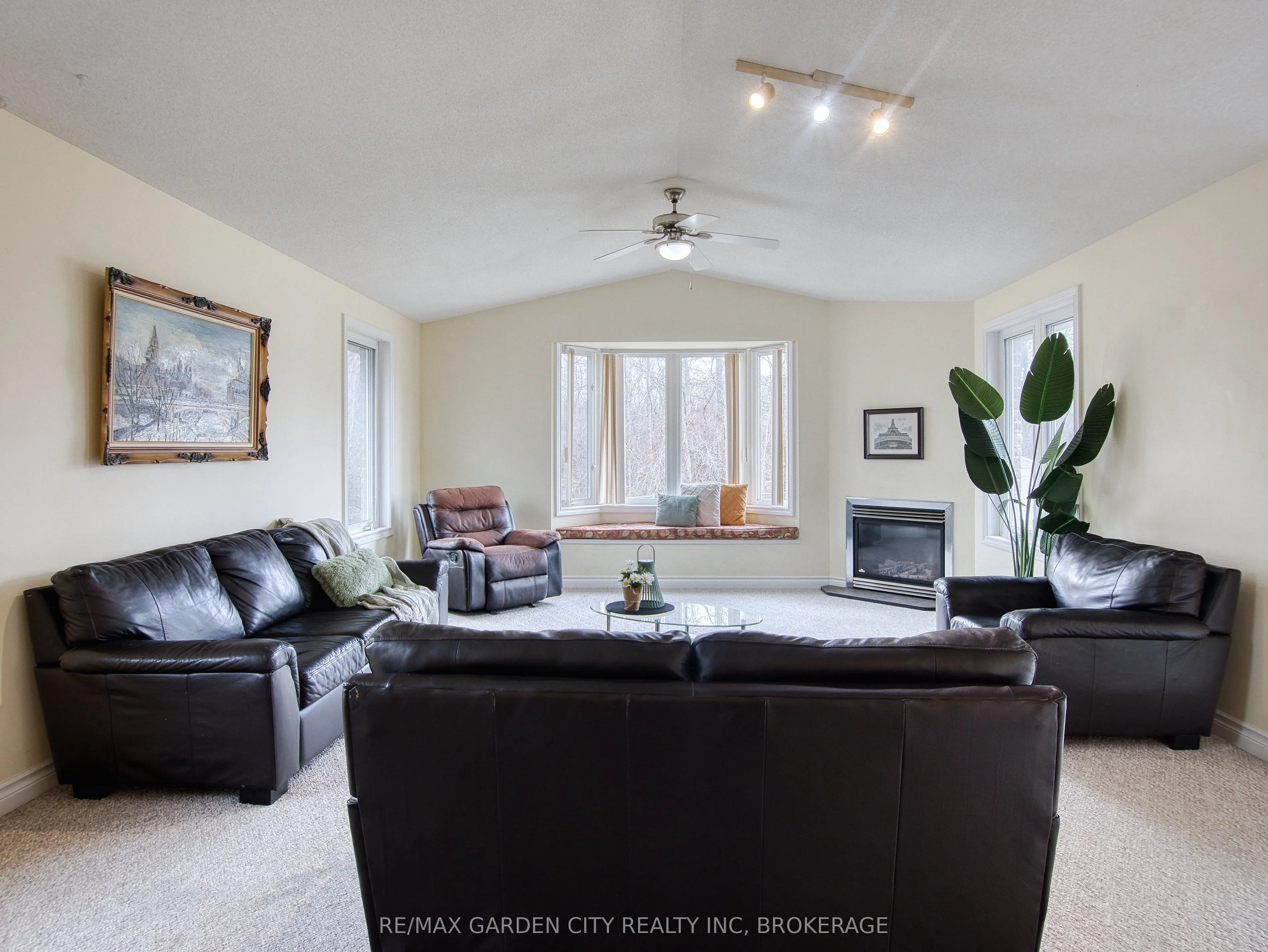 75 Jackson Court E