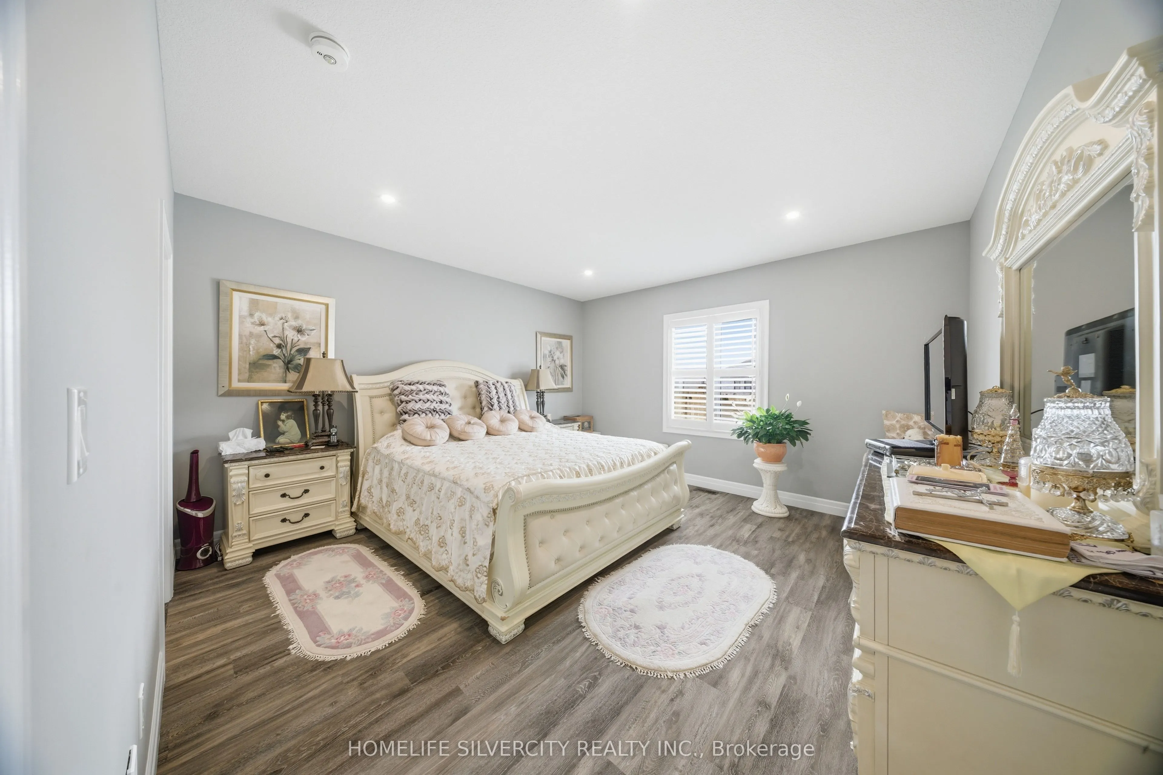 24 Winchester Crescent