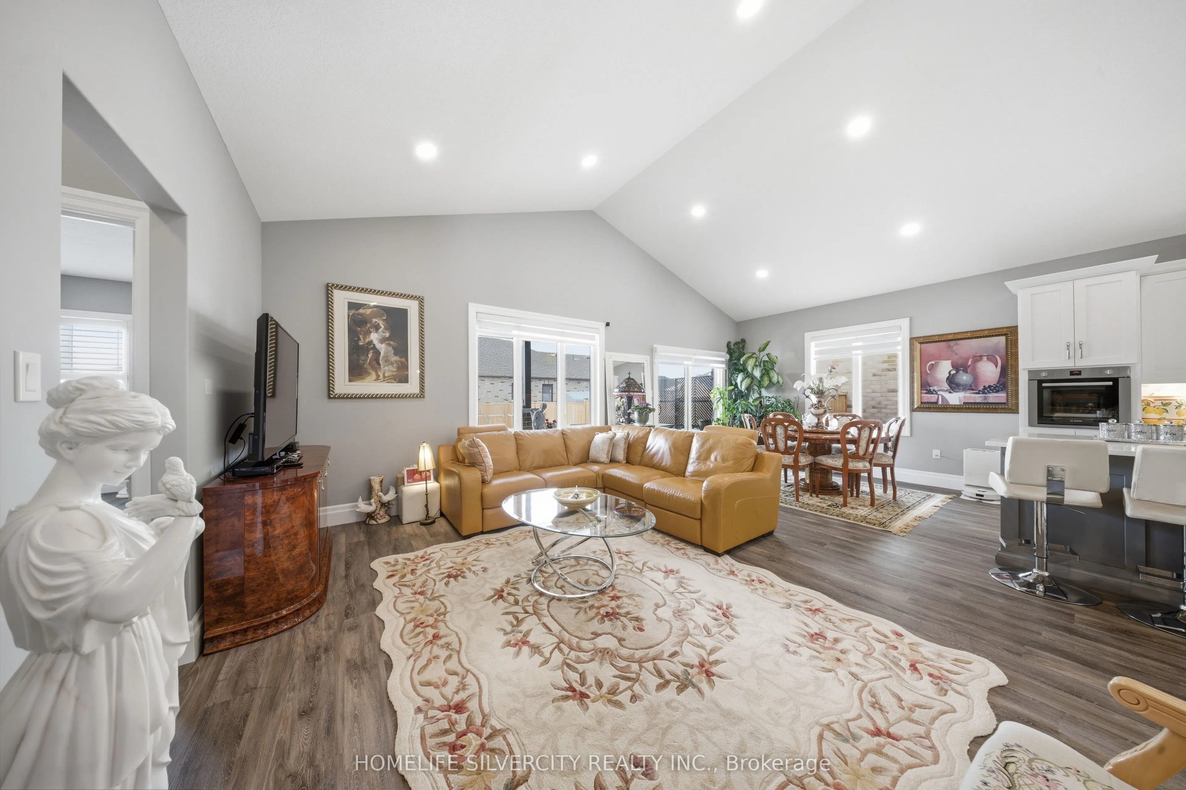 24 Winchester Crescent