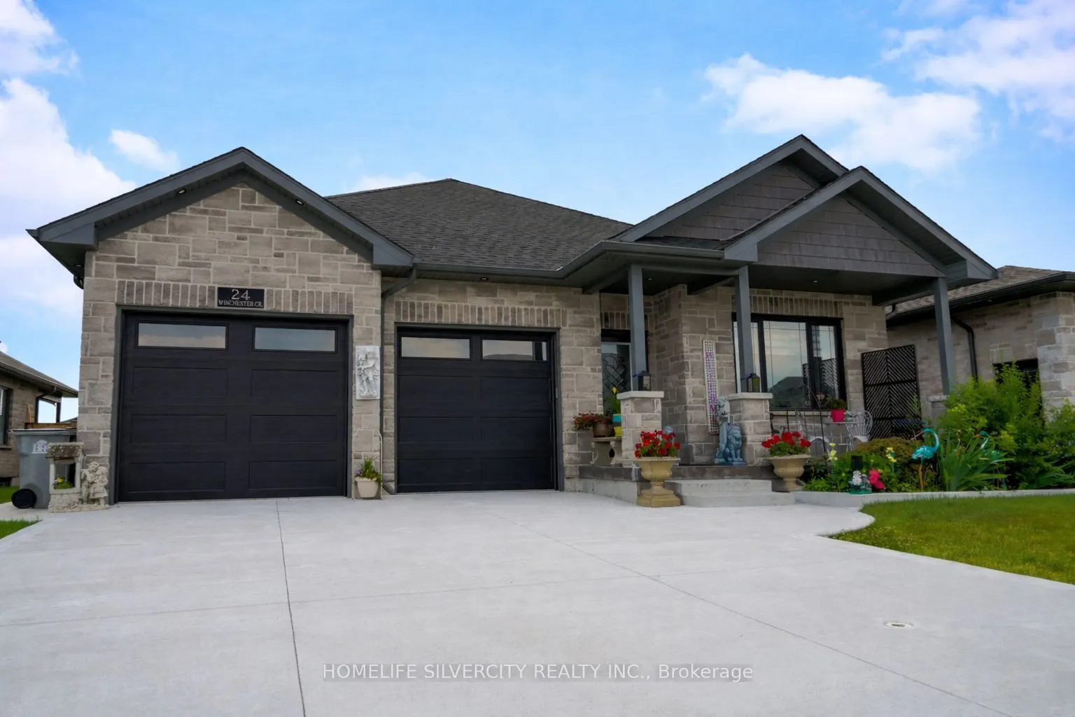 24 Winchester Crescent