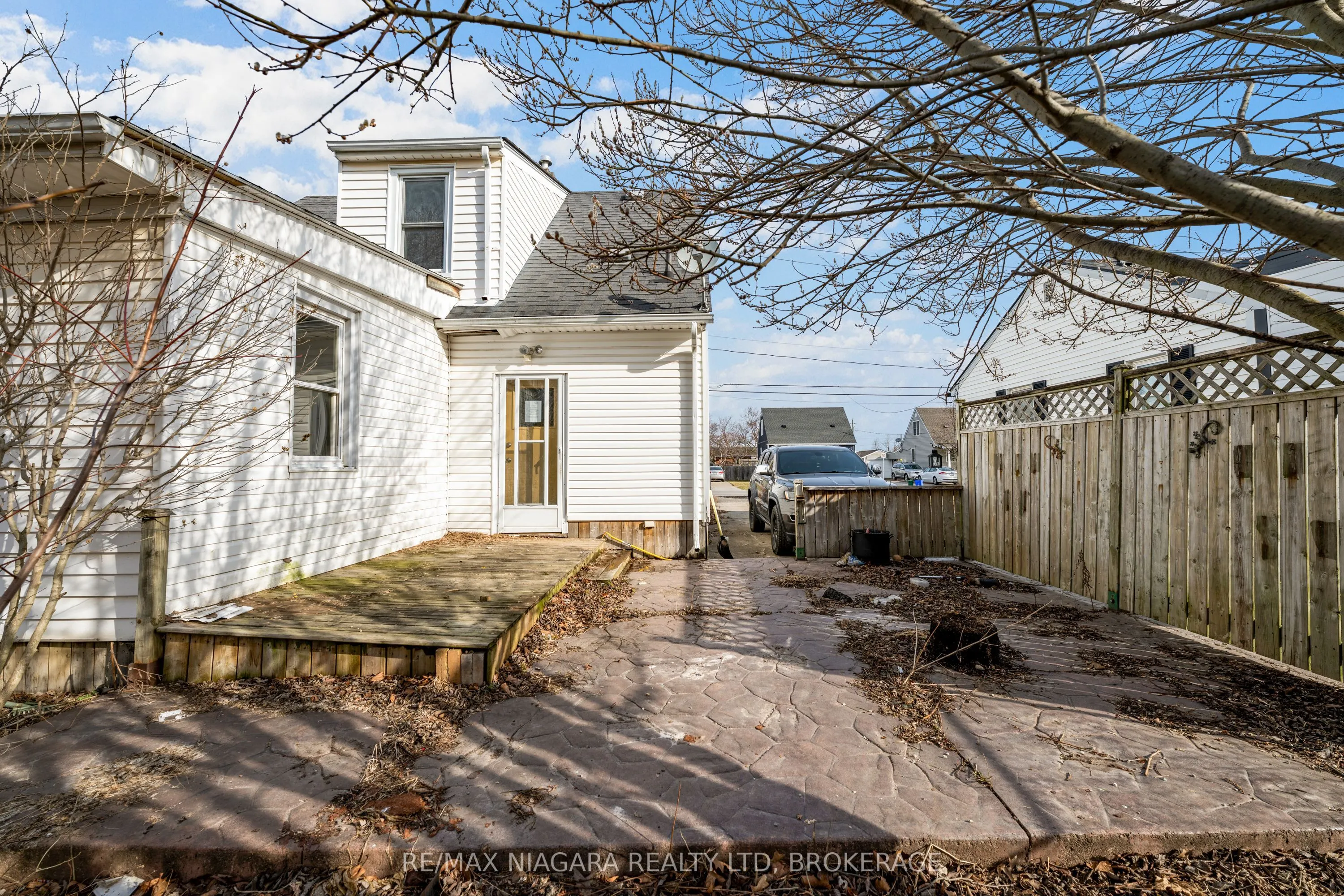 12 Admiral Road