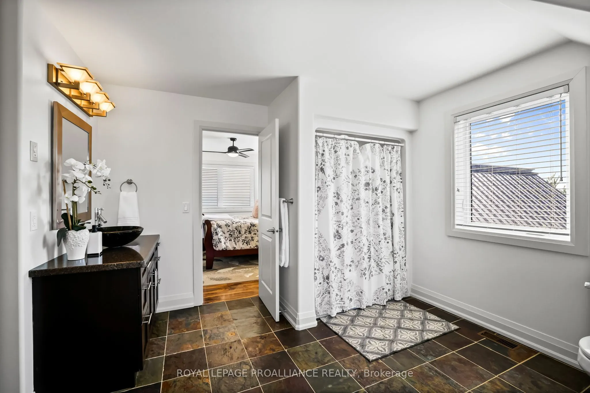 263 Lakeshore Road