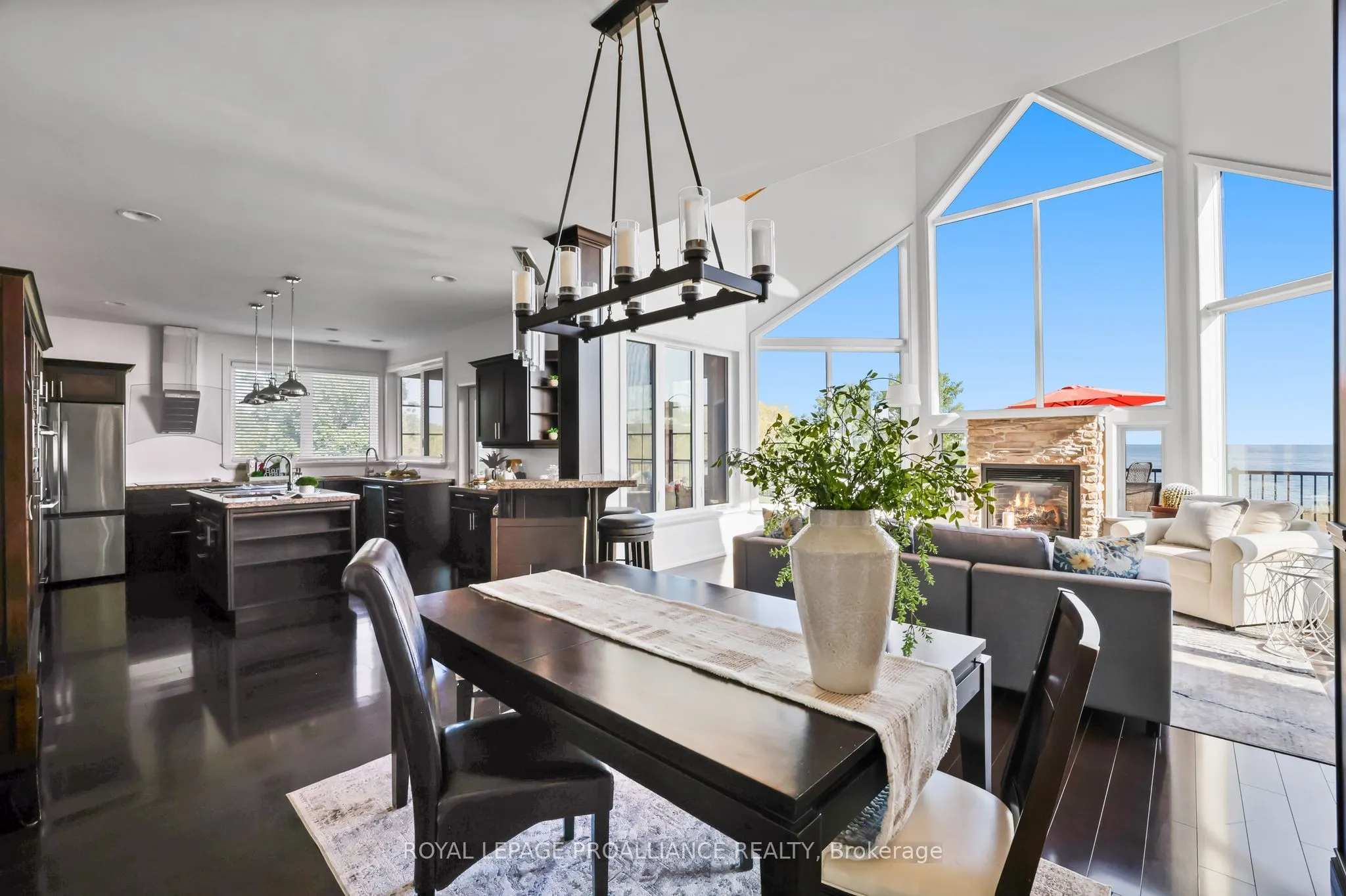 263 Lakeshore Road