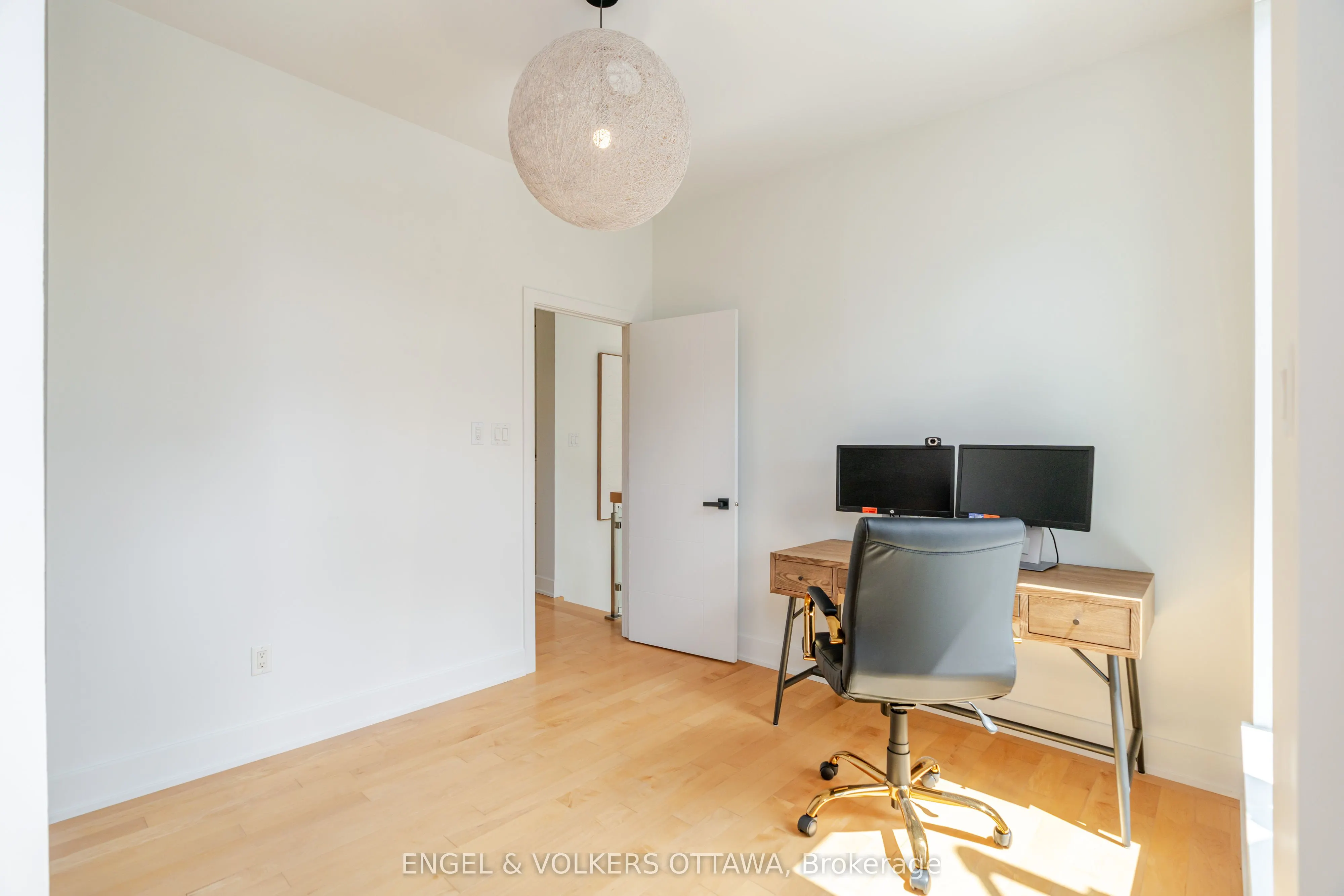 197 Lisgar Street #218