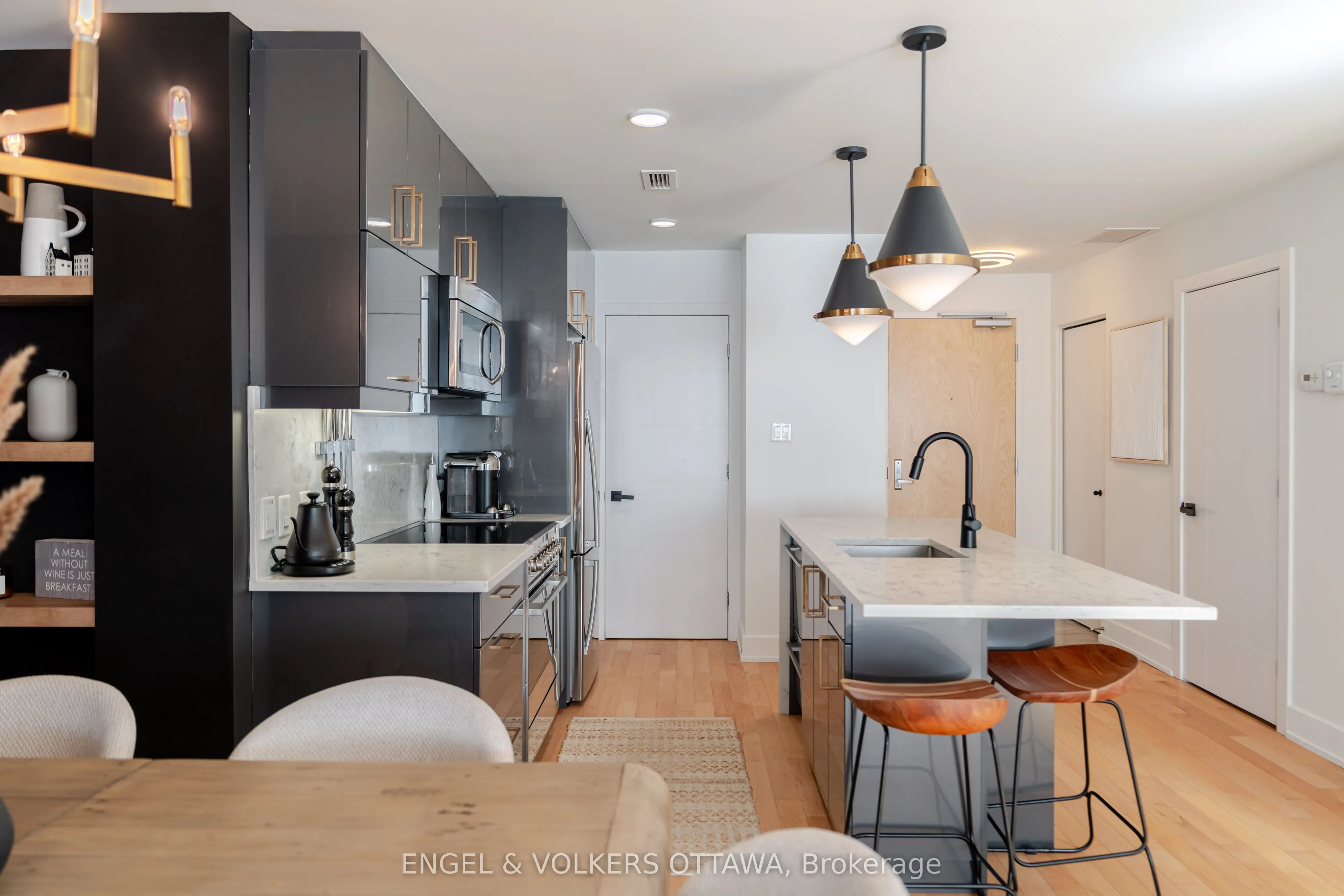 197 Lisgar Street #218