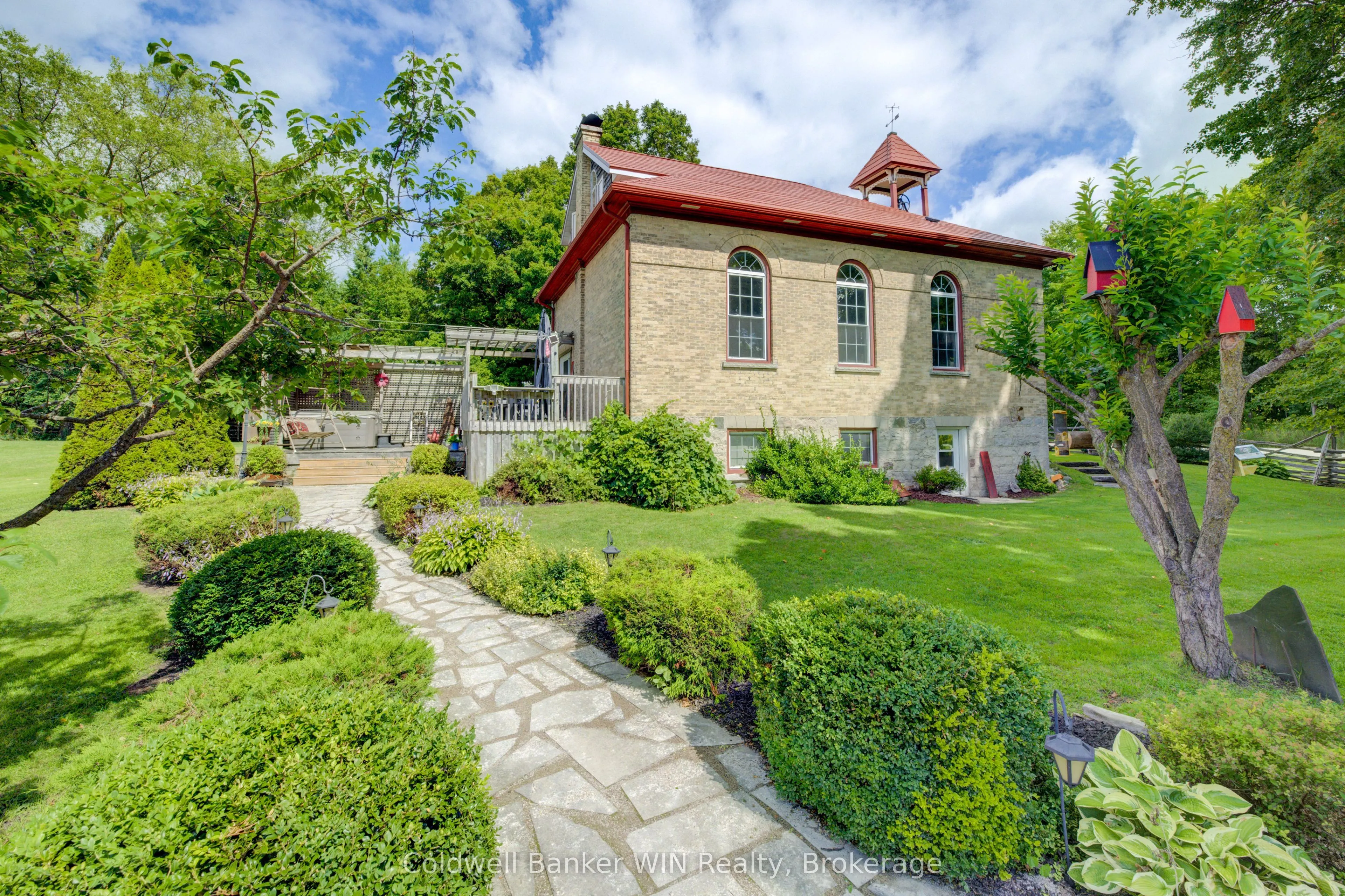 392774 Southgate 39 Side Road