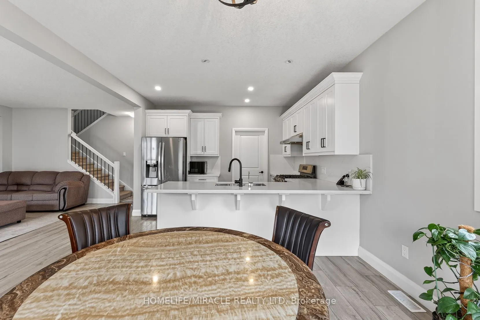 74 Cash Crescent
