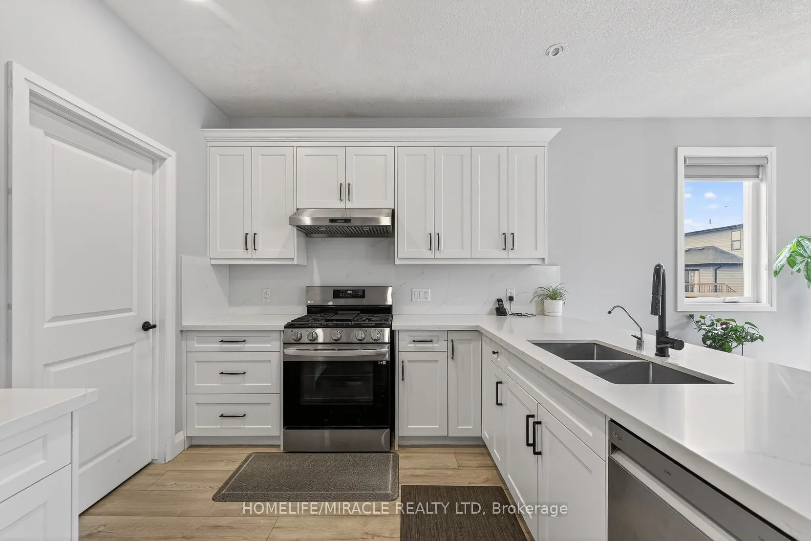 74 Cash Crescent