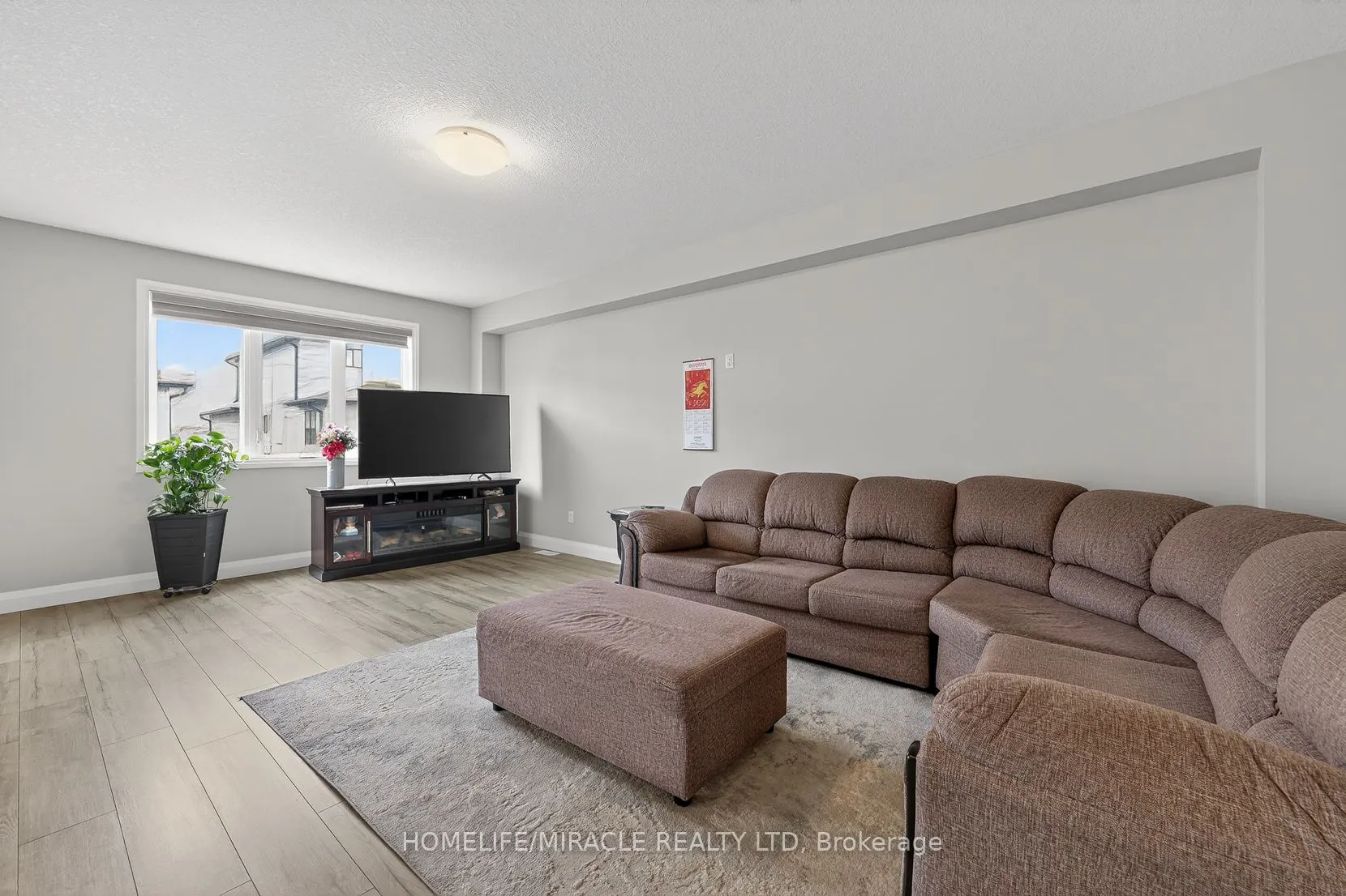 74 Cash Crescent