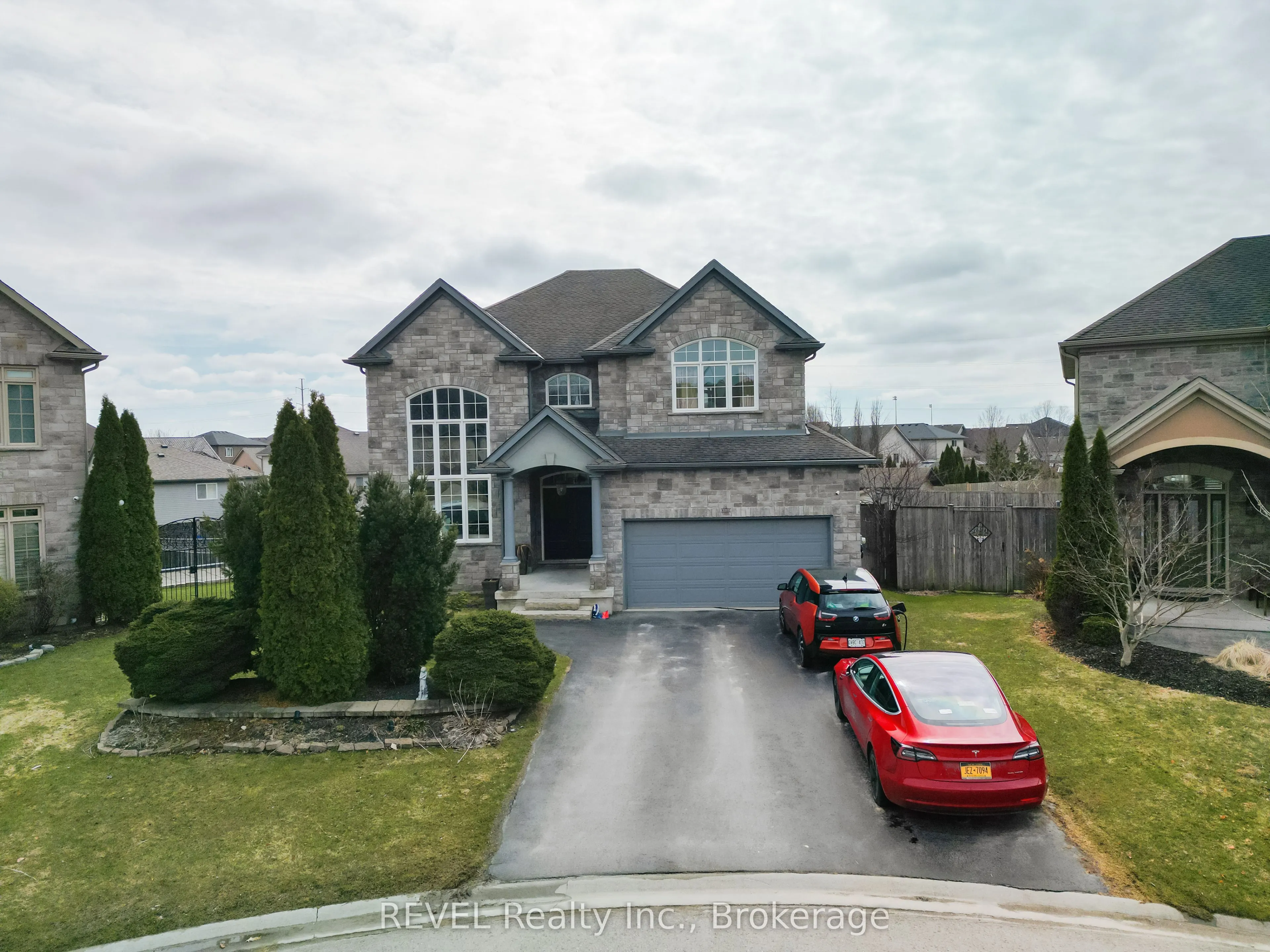 6600 Richard Crescent