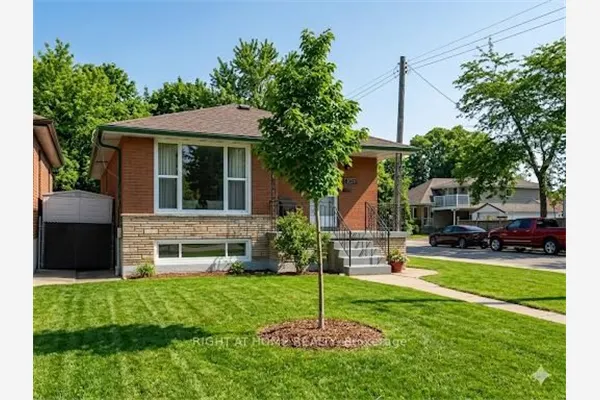 1224 Dunsmure Road