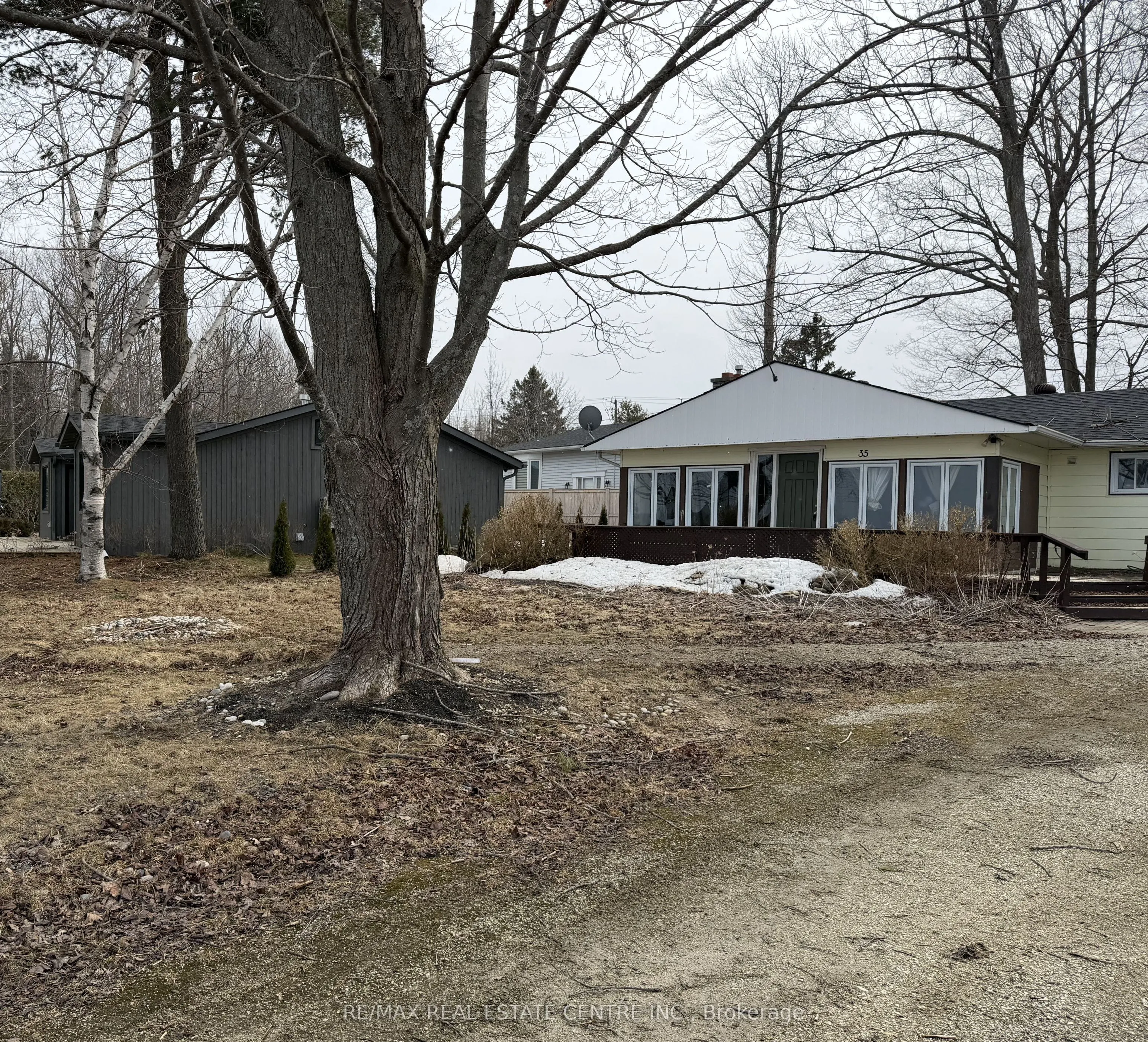 35 Lakeside Avenue