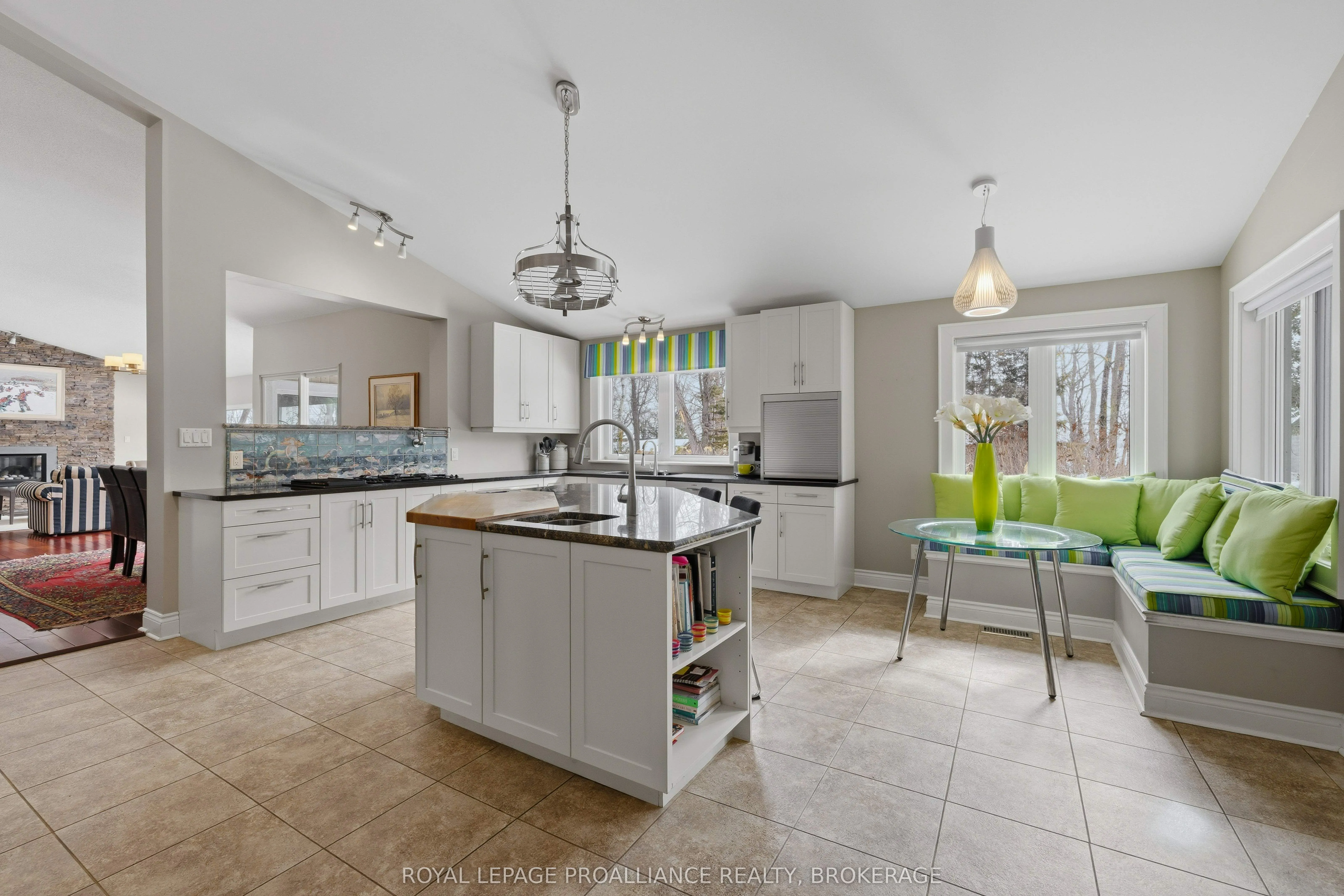 27 Riverside Drive