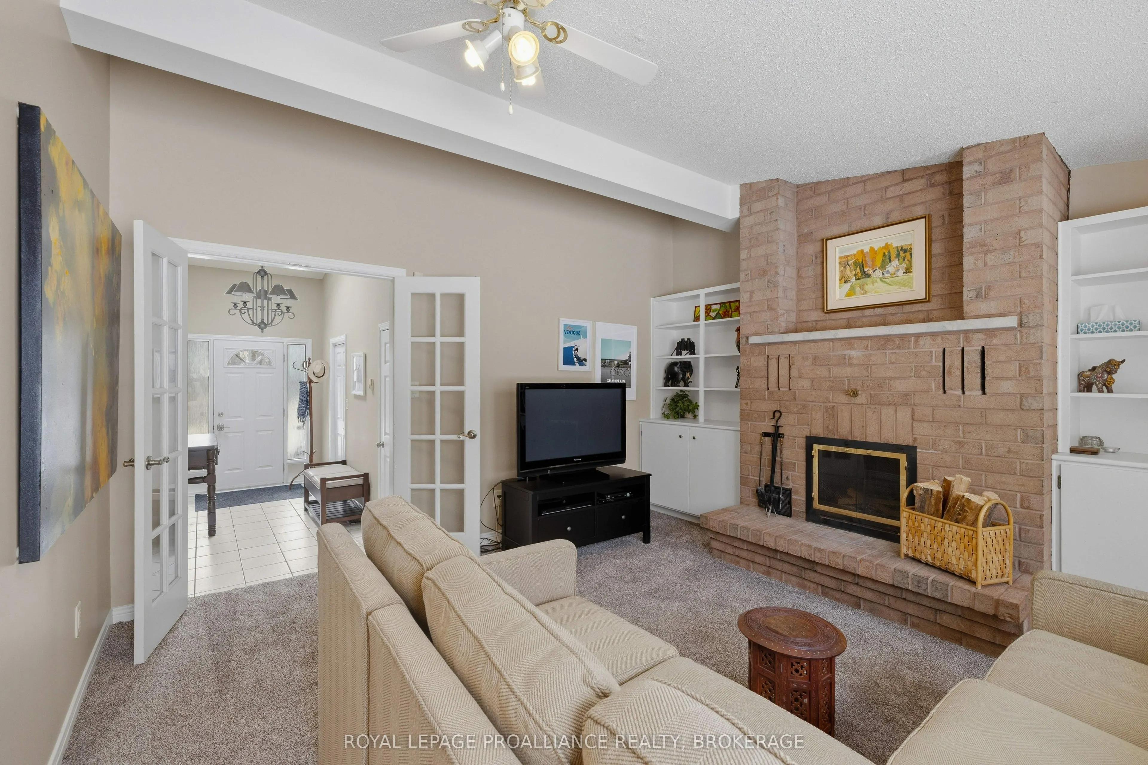 27 Riverside Drive