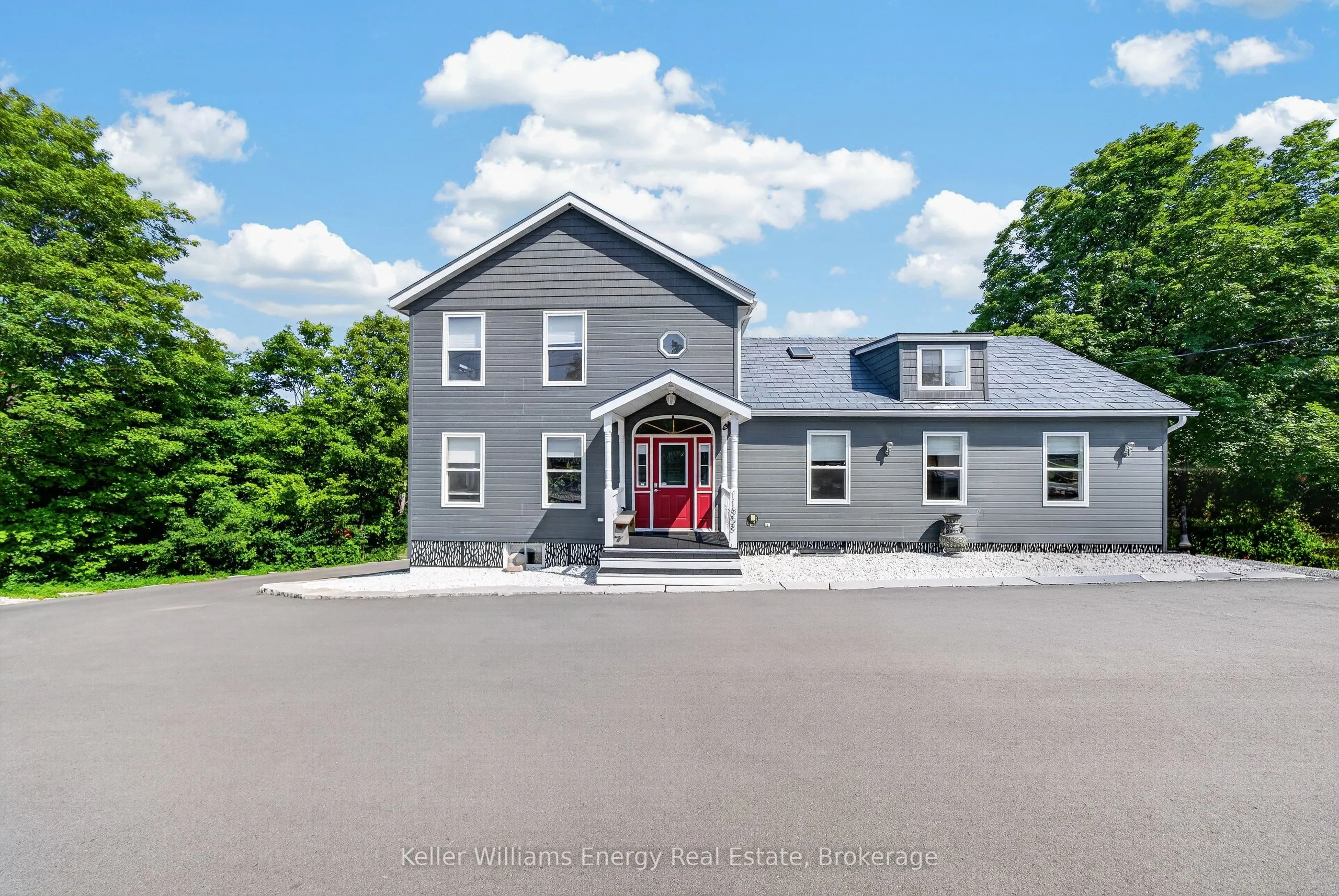 11858 Loyalist Parkway