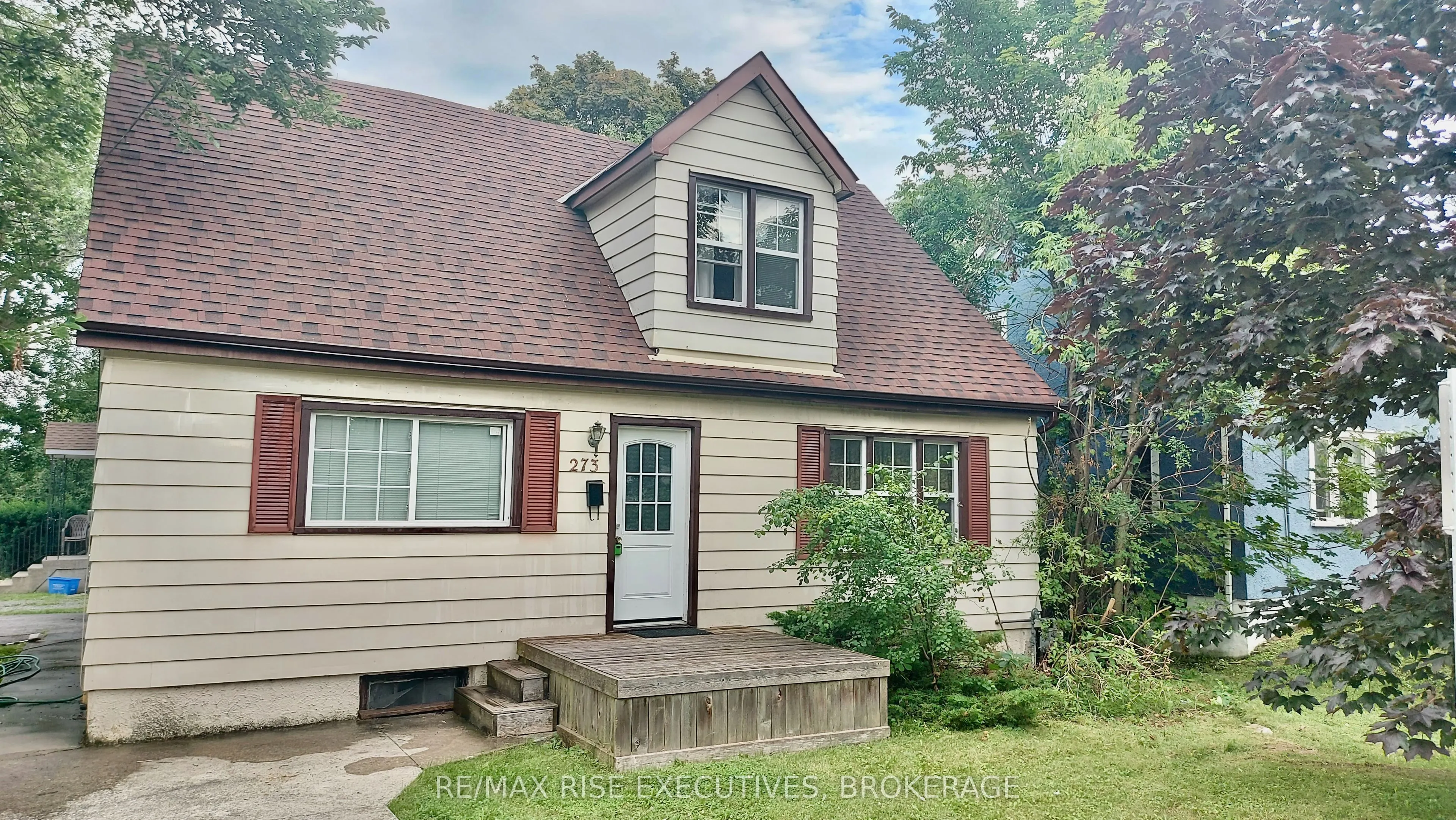 273 College Street