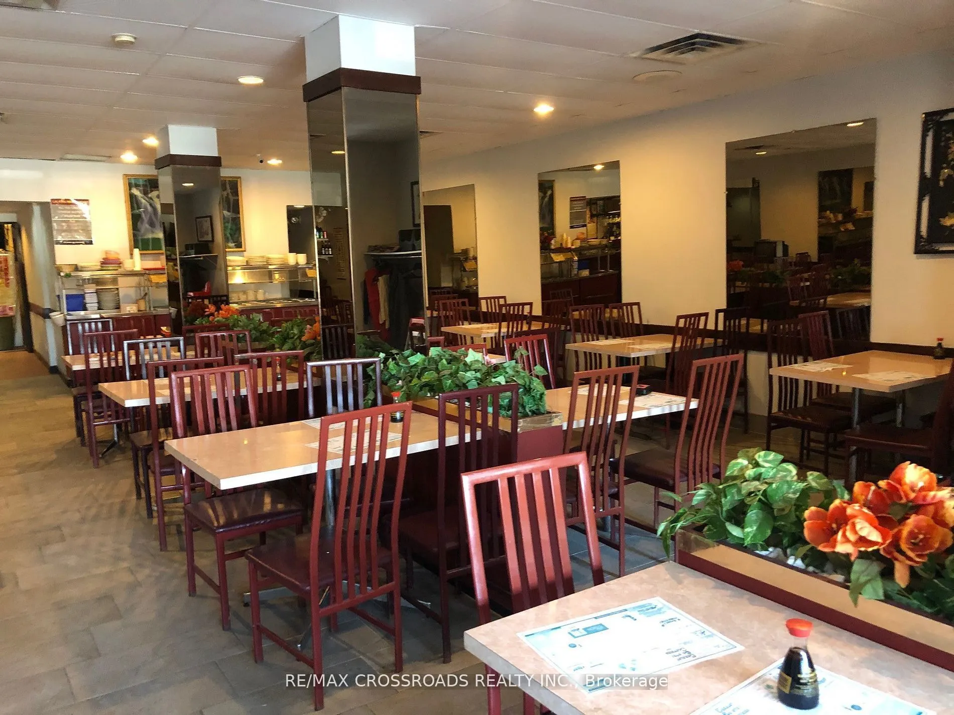 202-204 Queen Street E