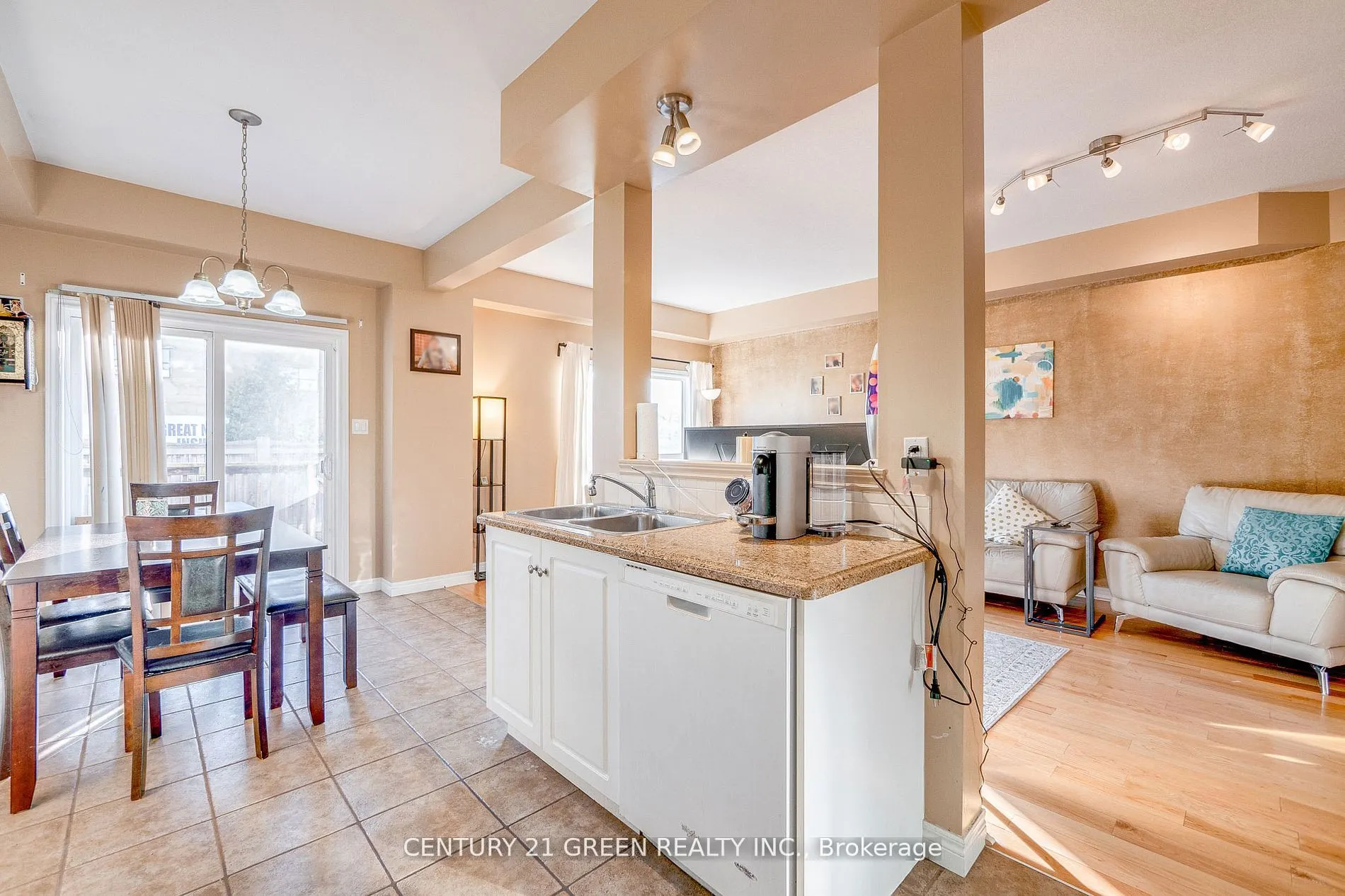 18 Palacebeach Trail
