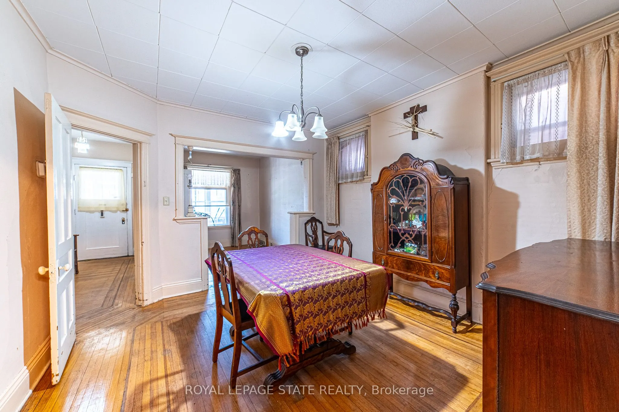 35 Sherman Avenue N