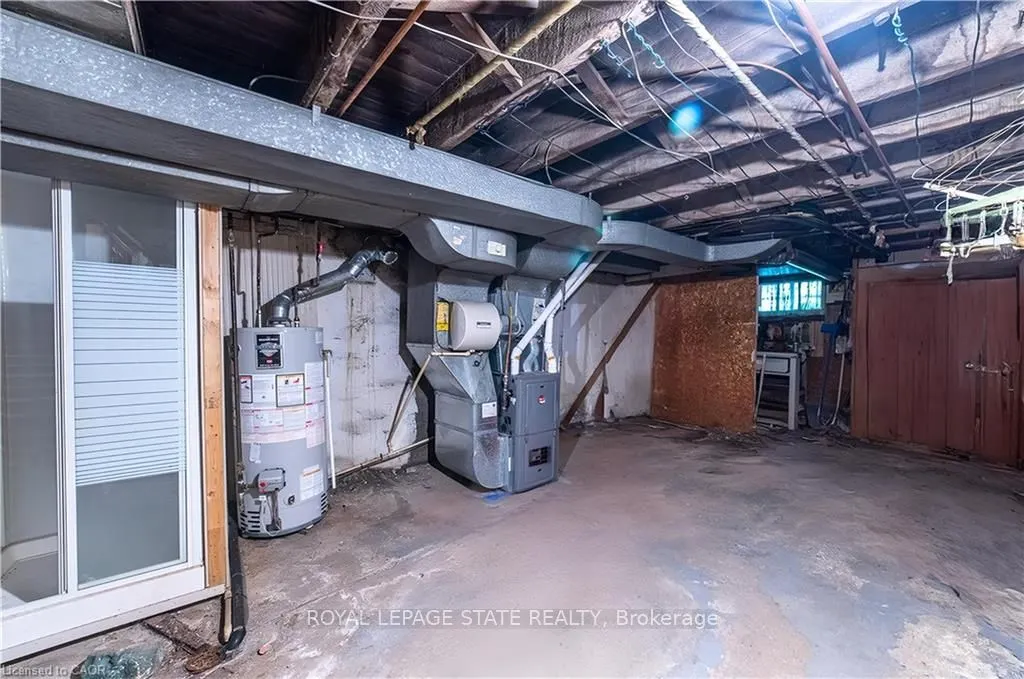 35 Sherman Avenue N