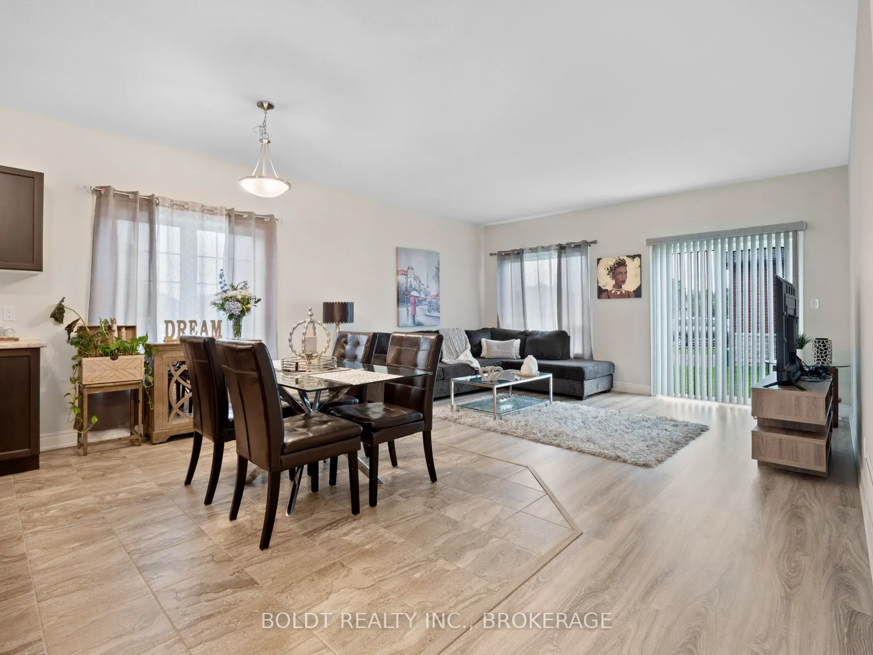 412 Hummel Crescent