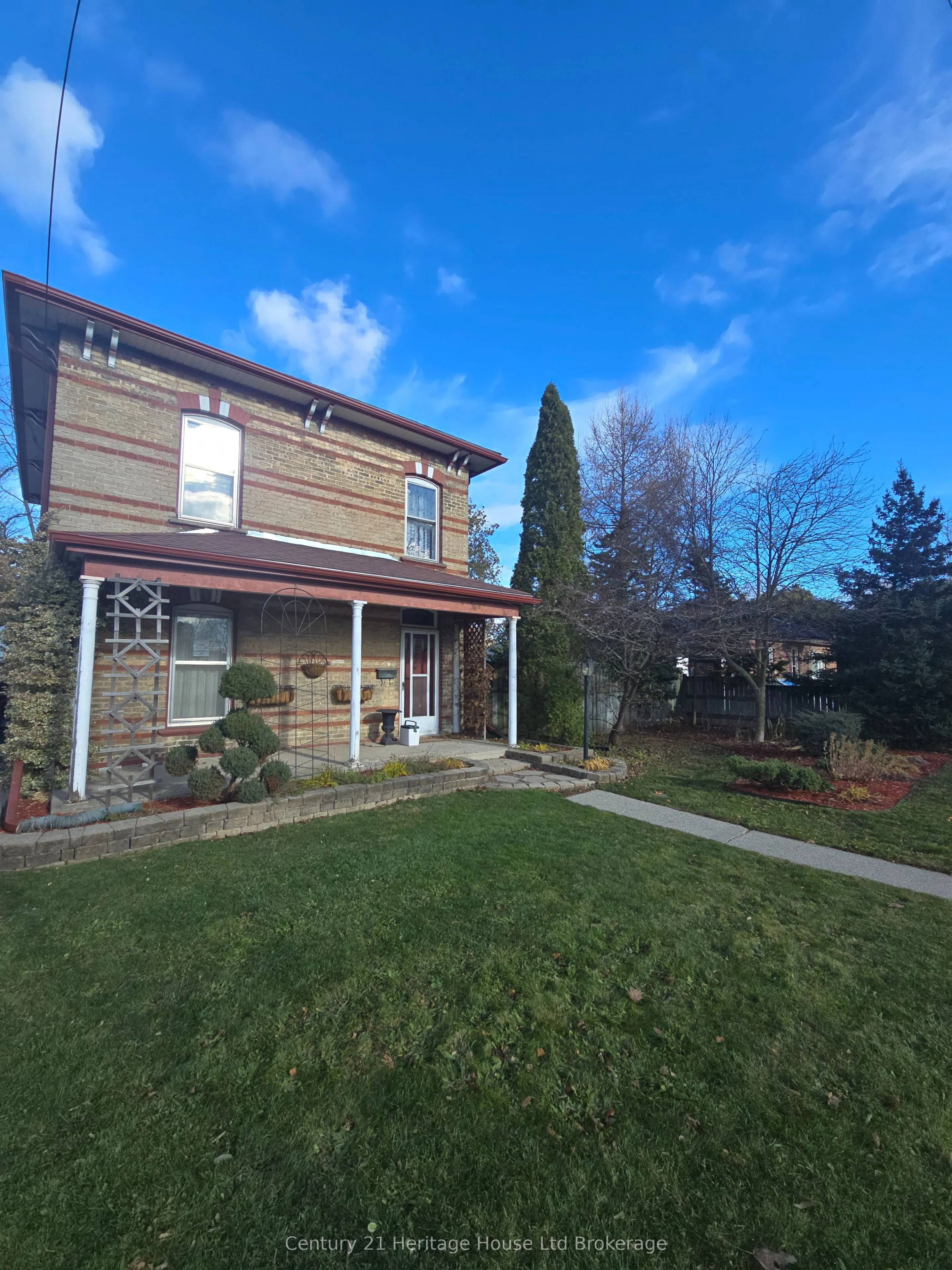 657 Frances Street