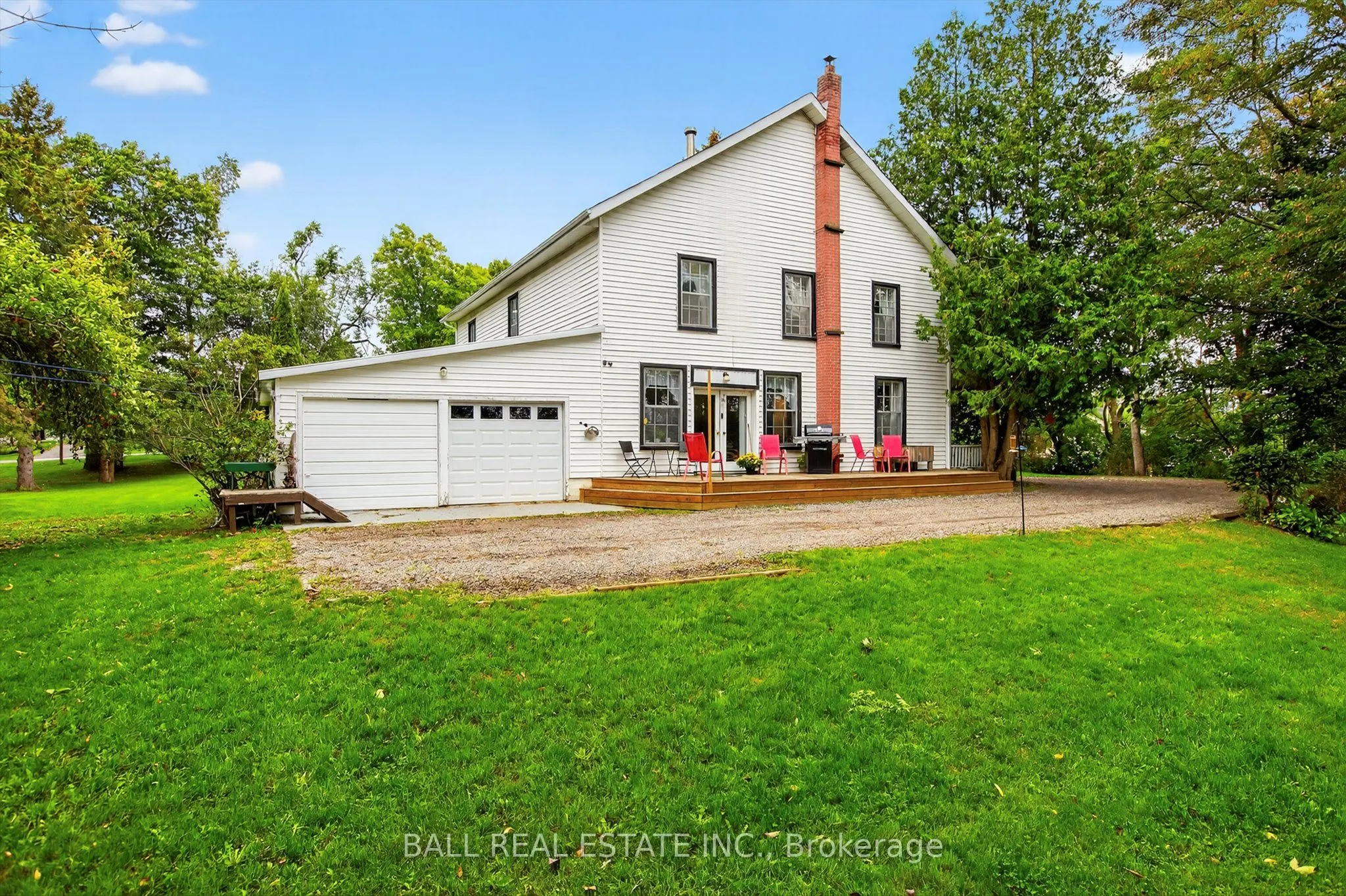 130 Front Street W