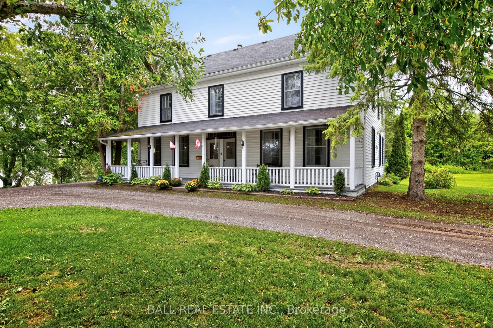 130 Front Street W