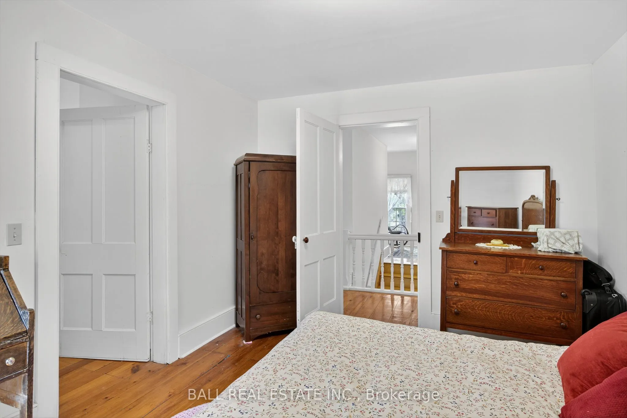 130 Front Street W