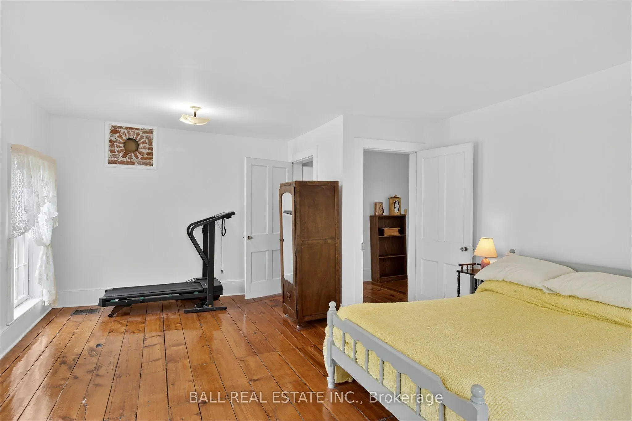 130 Front Street W