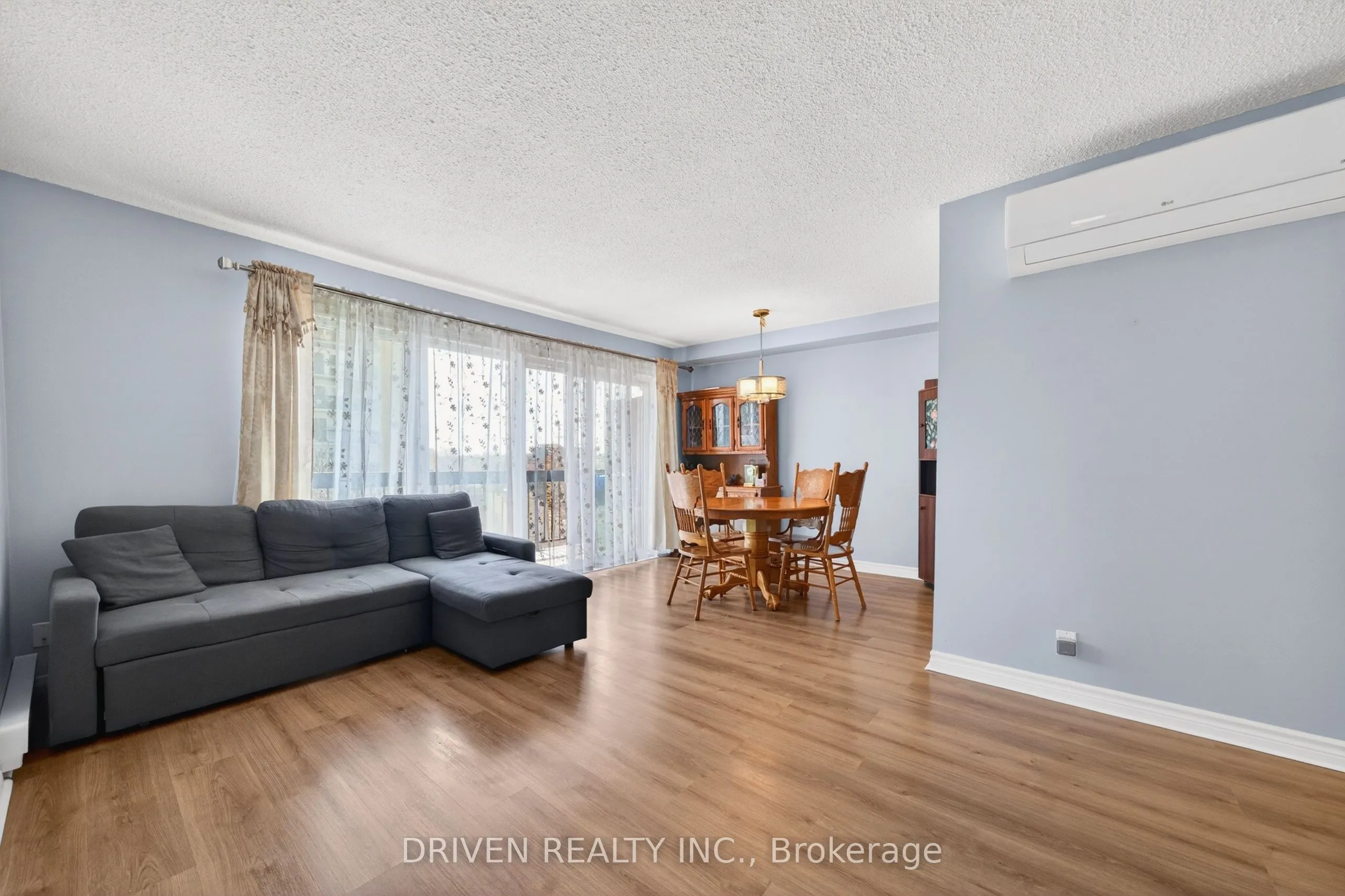 158 A McArthur Avenue #404