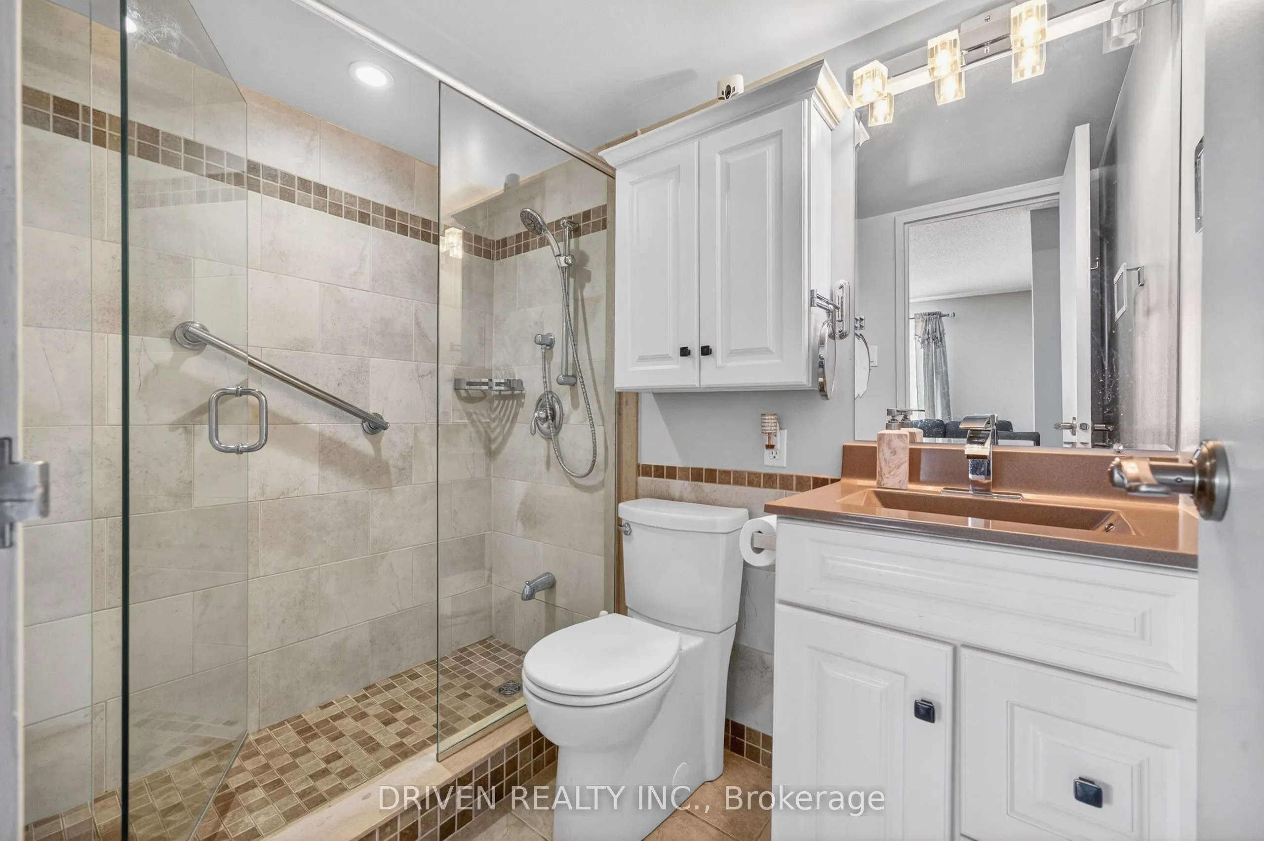158 A McArthur Avenue #404