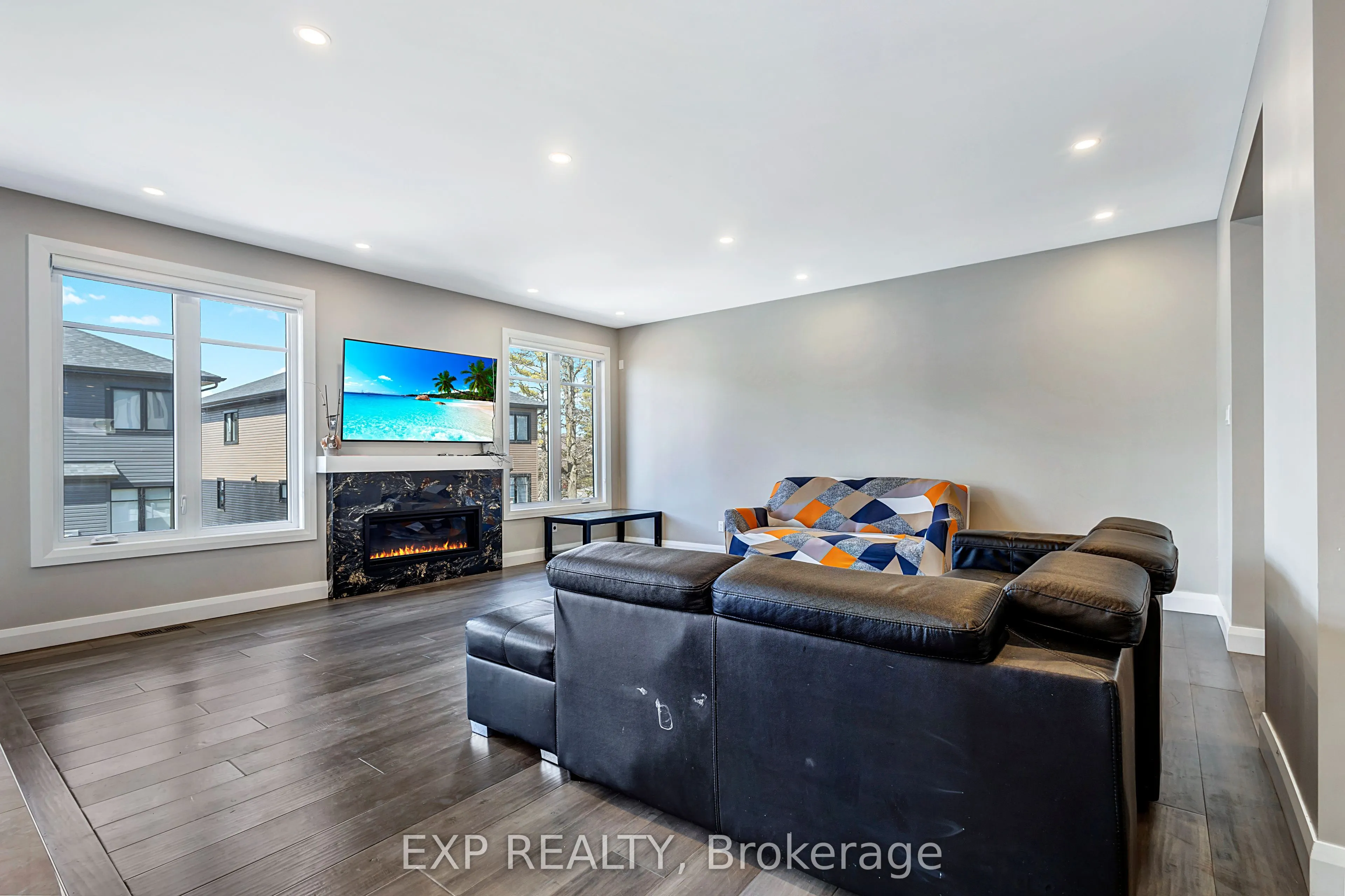 348 Abbeydale Circle