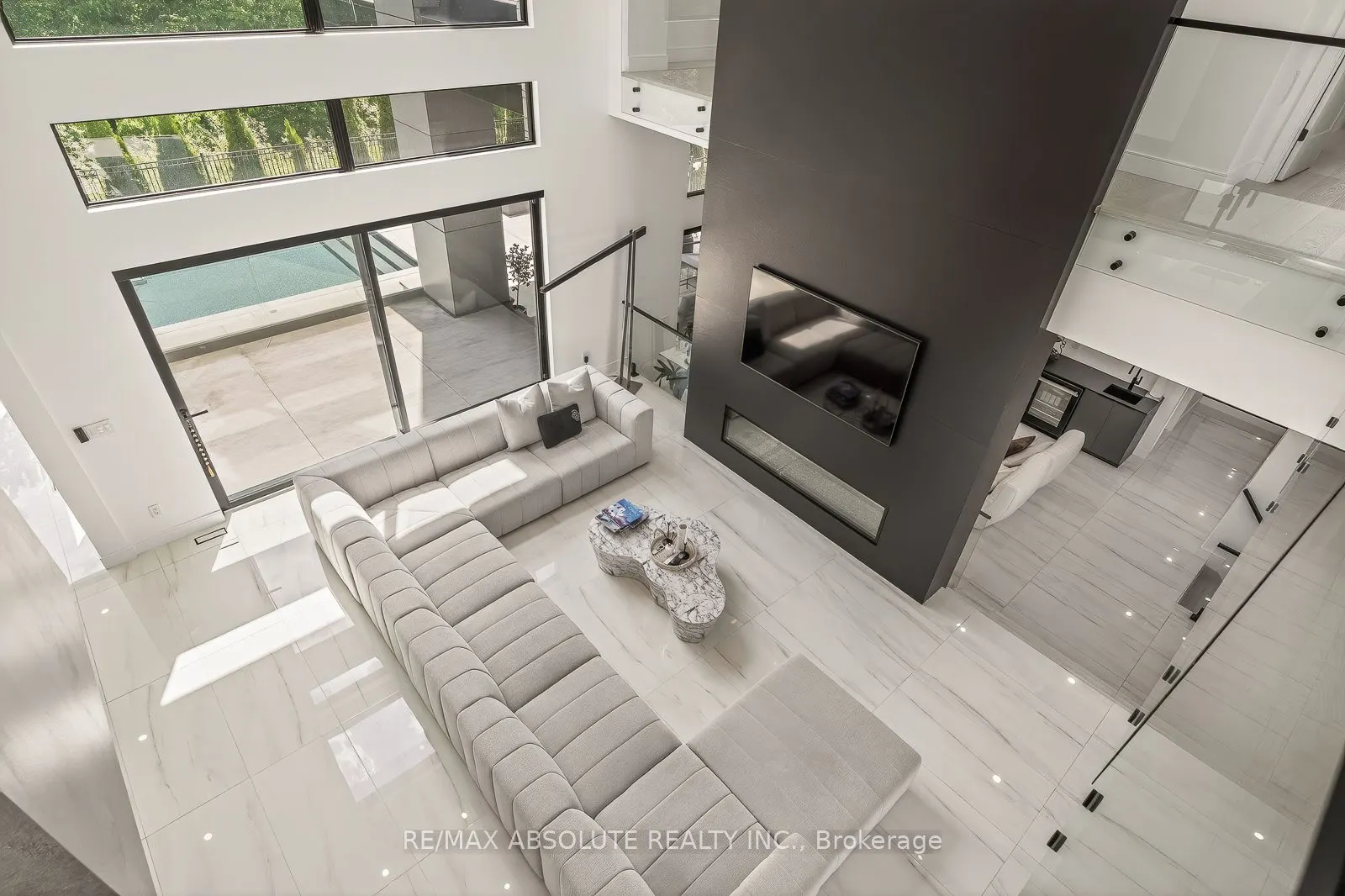 553 SHOREWAY Drive