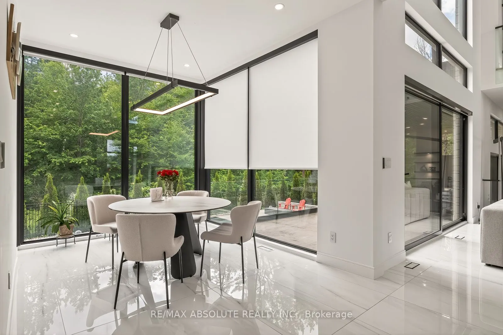 553 SHOREWAY Drive