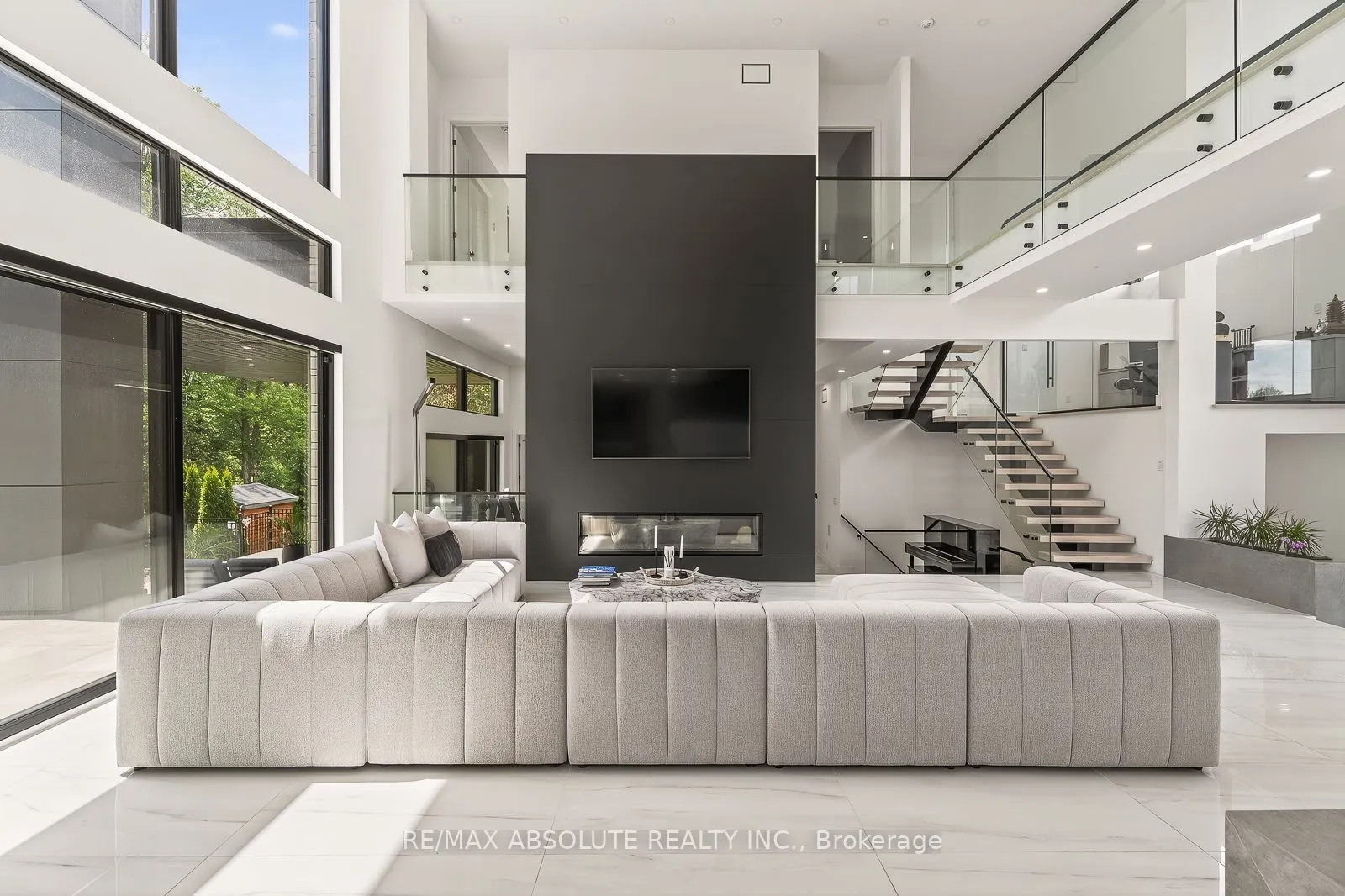 553 SHOREWAY Drive