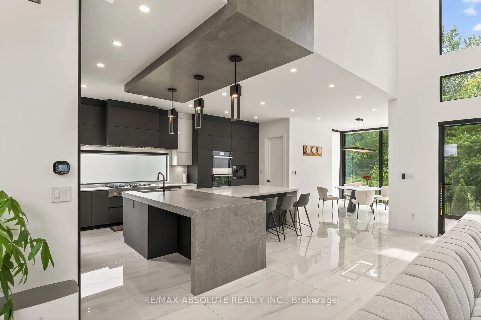 553 SHOREWAY Drive