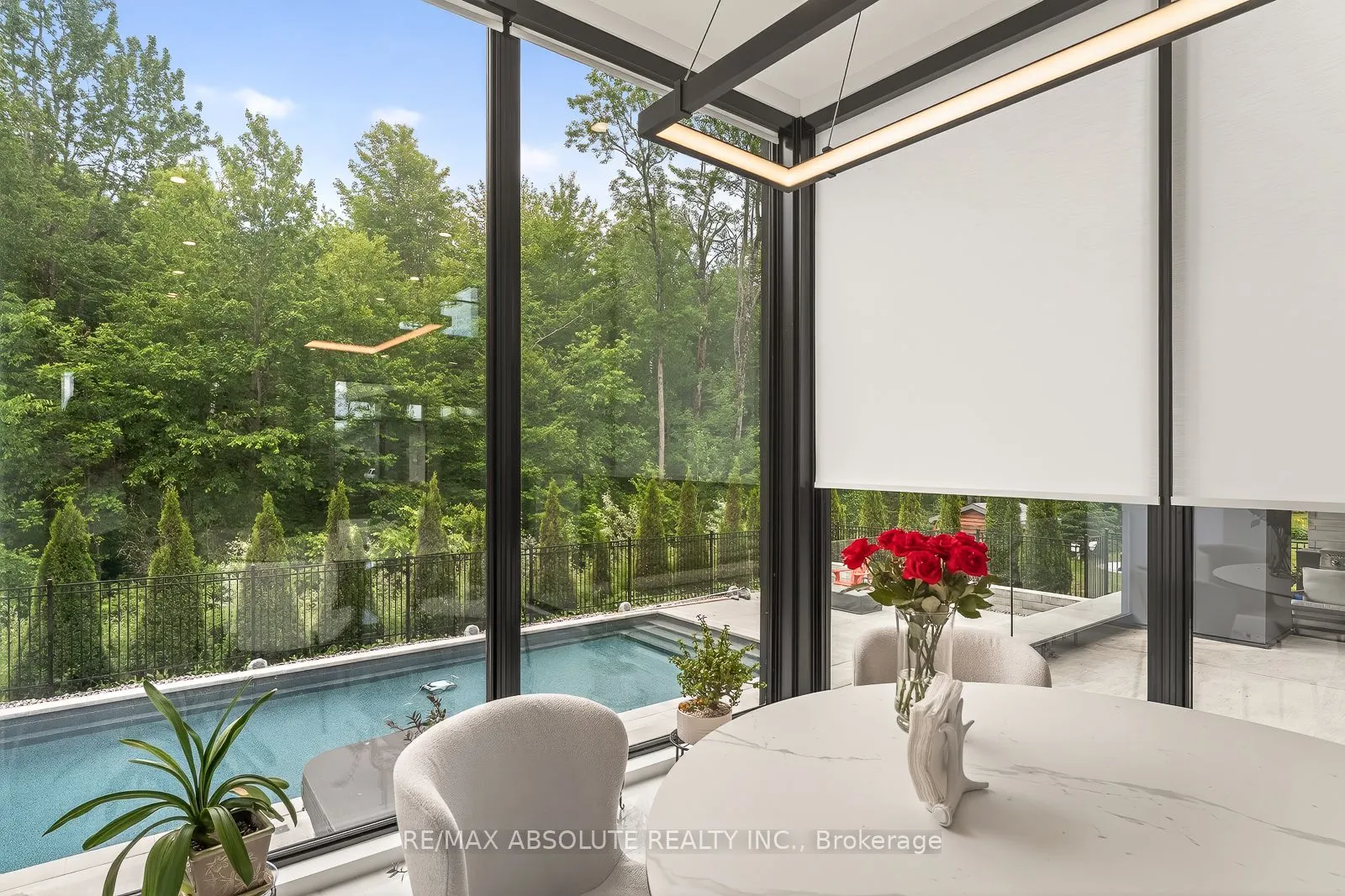 553 SHOREWAY Drive