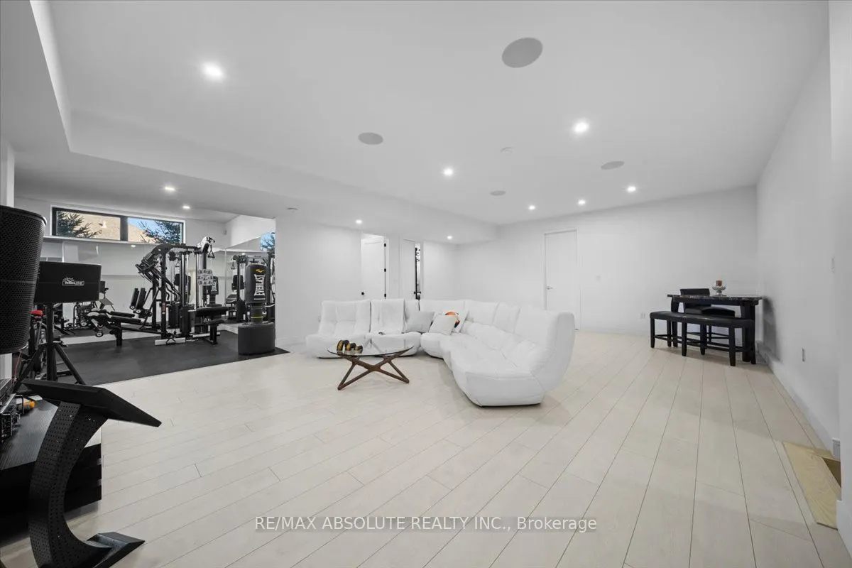 553 SHOREWAY Drive
