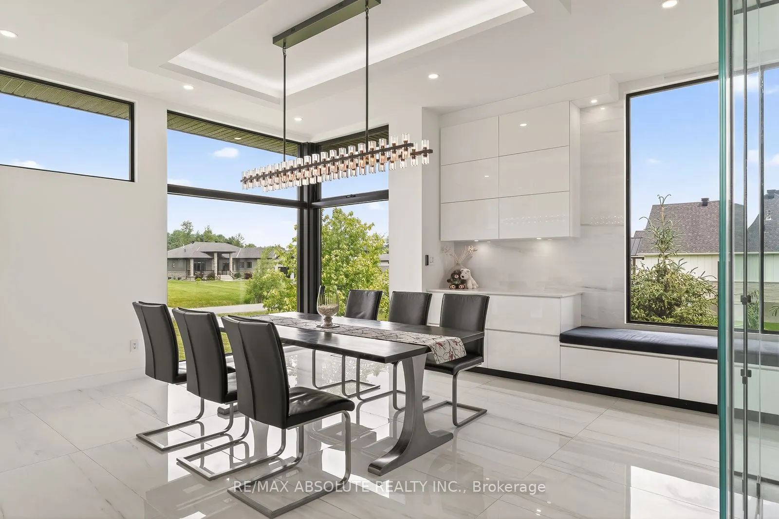 553 SHOREWAY Drive
