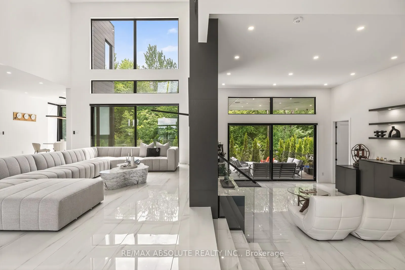 553 SHOREWAY Drive