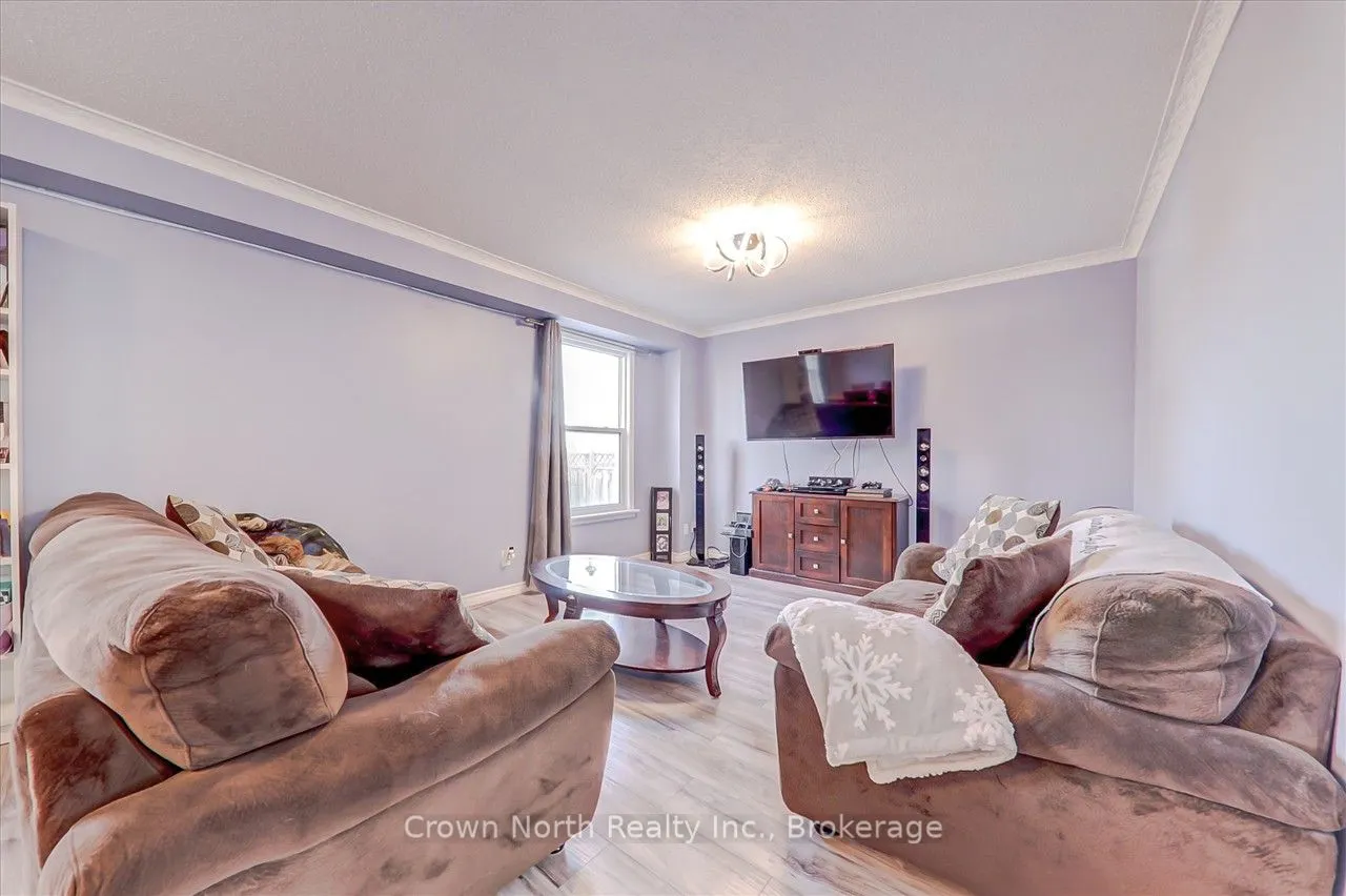60 Pochon Avenue